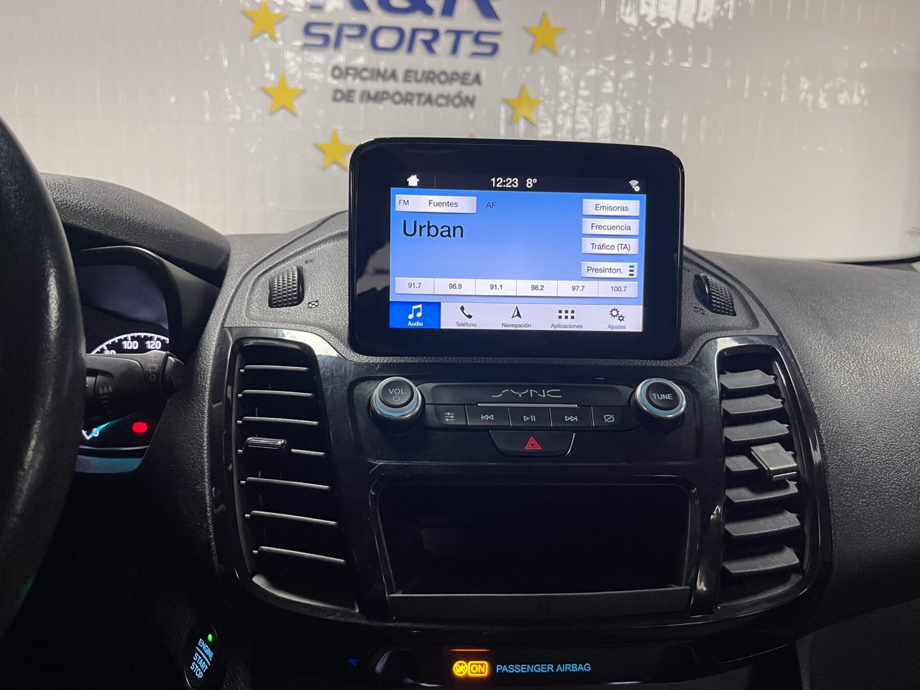 FORD Grand Tourneo 1.5 TDCi Titanium 