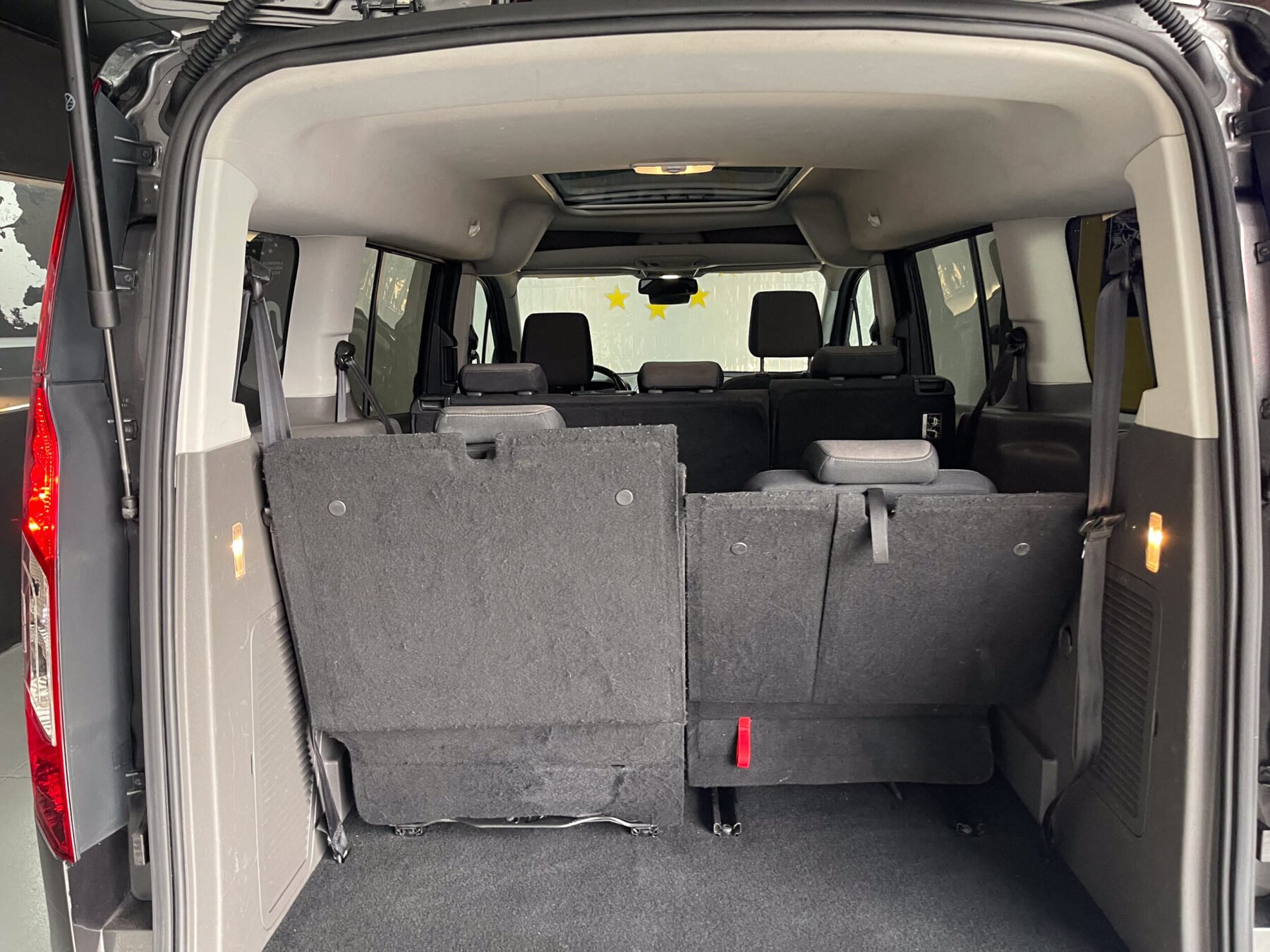 FORD Grand Tourneo 1.5 TDCi Titanium 