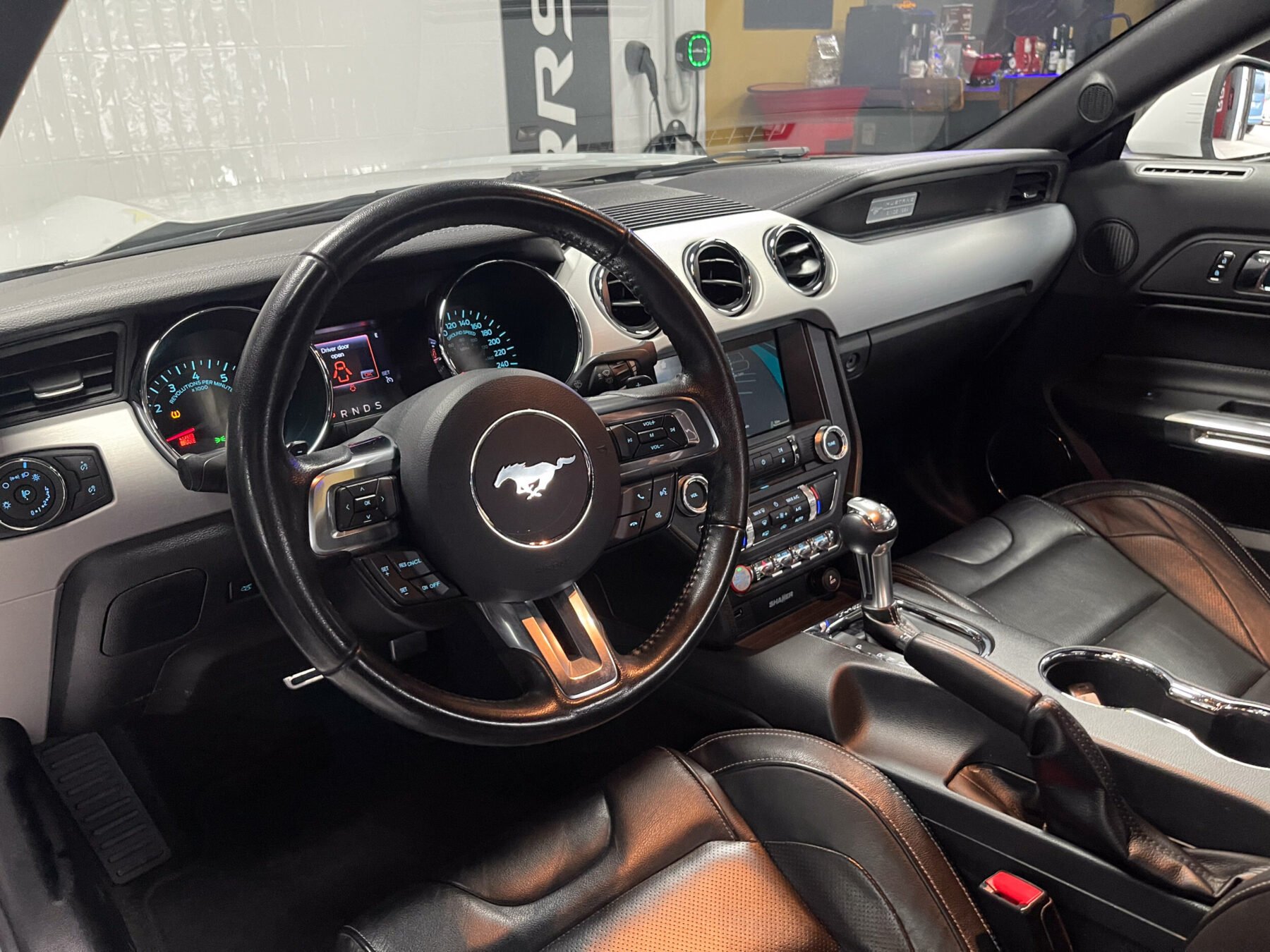 FORD Mustang GT V8 5.0