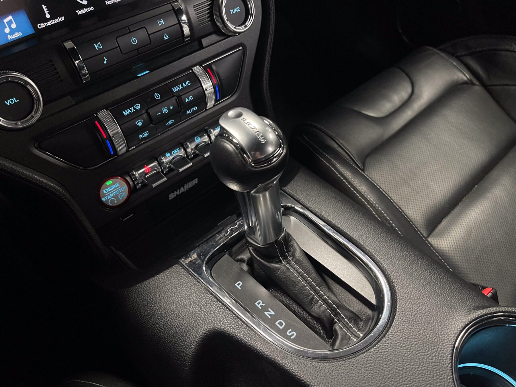 FORD Mustang GT V8 5.0