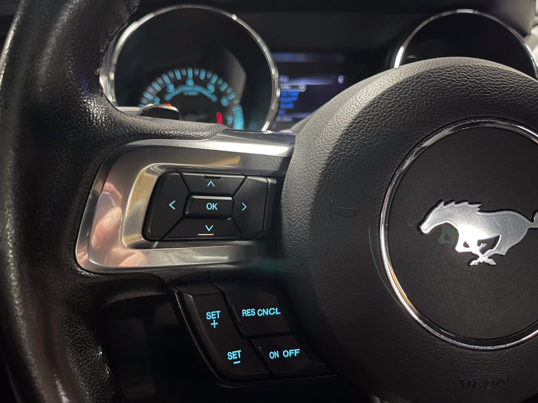 FORD Mustang GT V8 5.0