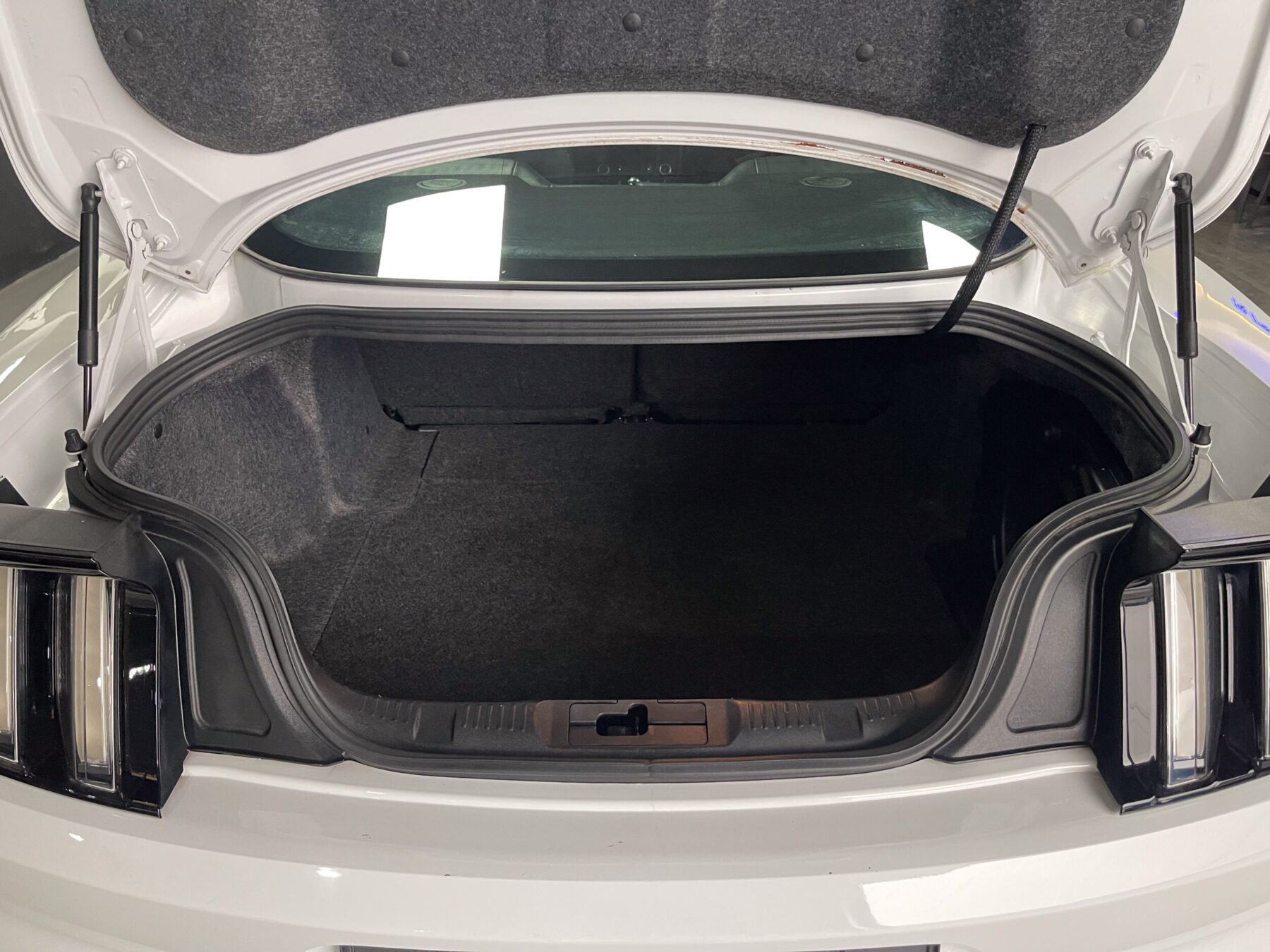 FORD Mustang GT V8 5.0