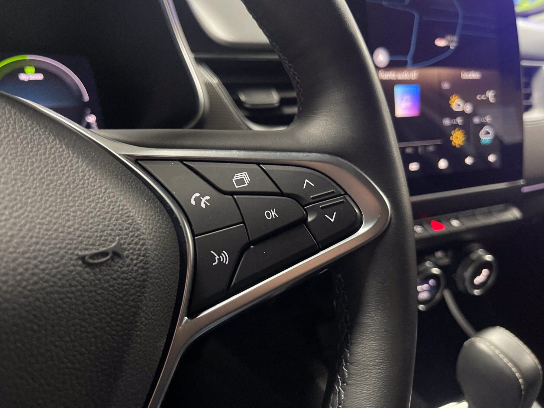 RENAULT Arkana Hybrid E-TECH