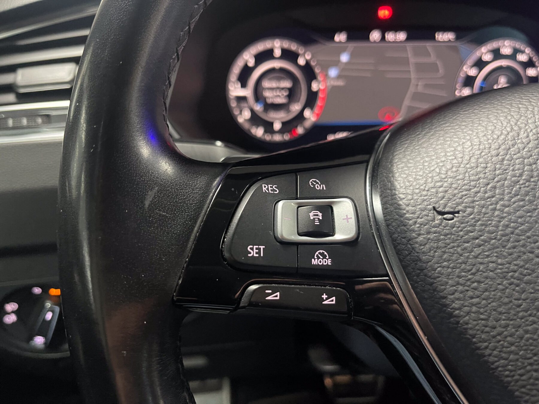 VOLKSWAGEN Tiguan Sport 2.0 TDI 4M DSG