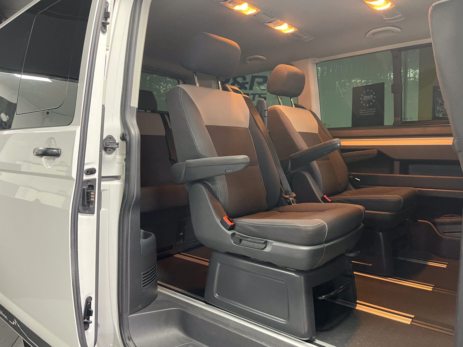 VOLKSWAGEN Multivan 2.0 TDI Outdoor BMT