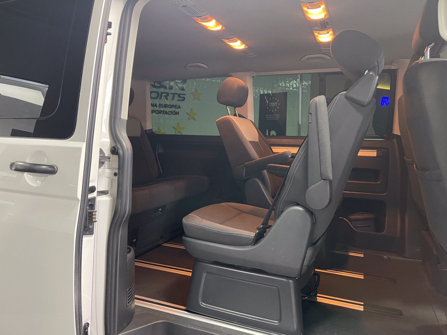 VOLKSWAGEN Multivan 2.0 TDI Outdoor BMT