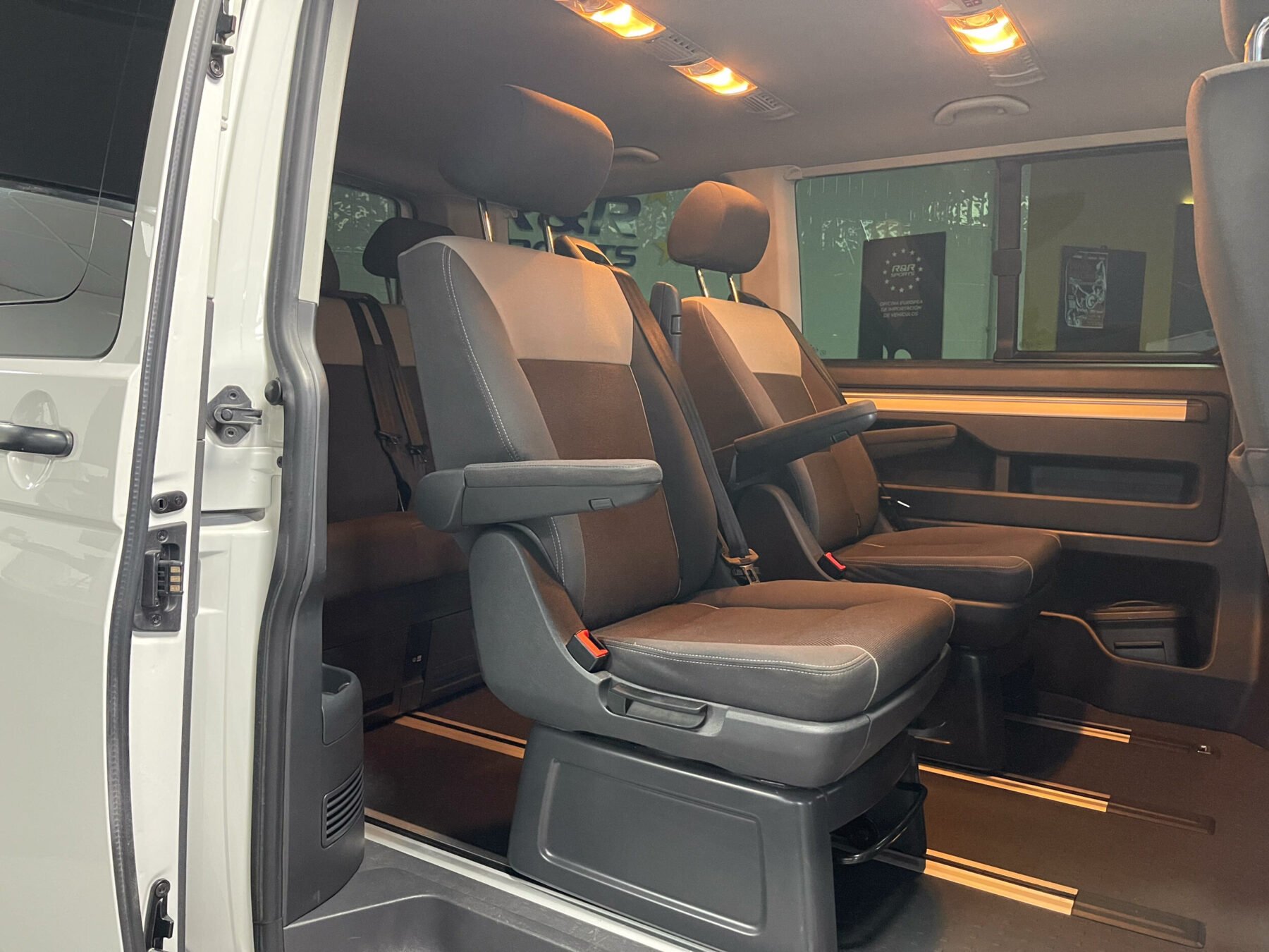 VOLKSWAGEN Multivan 2.0 TDI Outdoor BMT