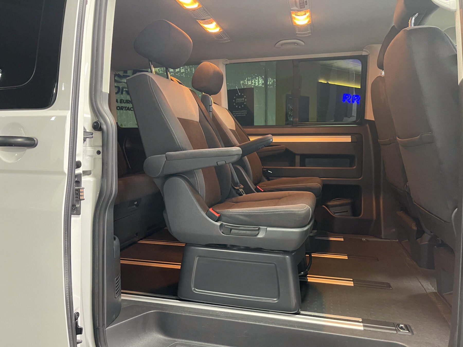 VOLKSWAGEN Multivan 2.0 TDI Outdoor BMT