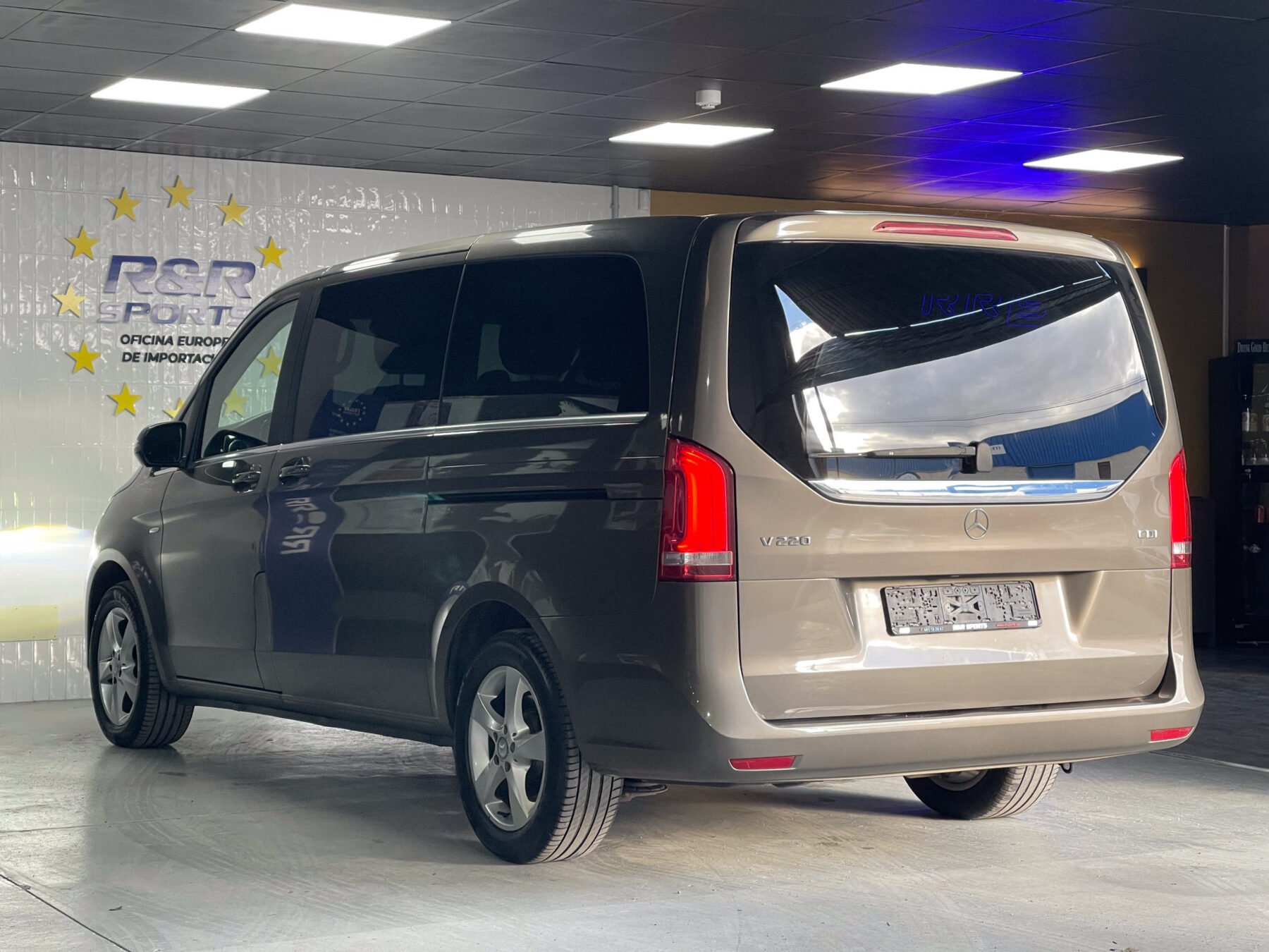 MERCEDES-BENZ Clase V 220 CDI Avantgarde