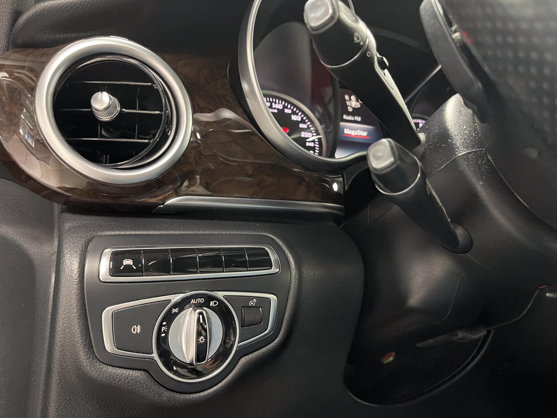 MERCEDES-BENZ Clase V 220 CDI Avantgarde