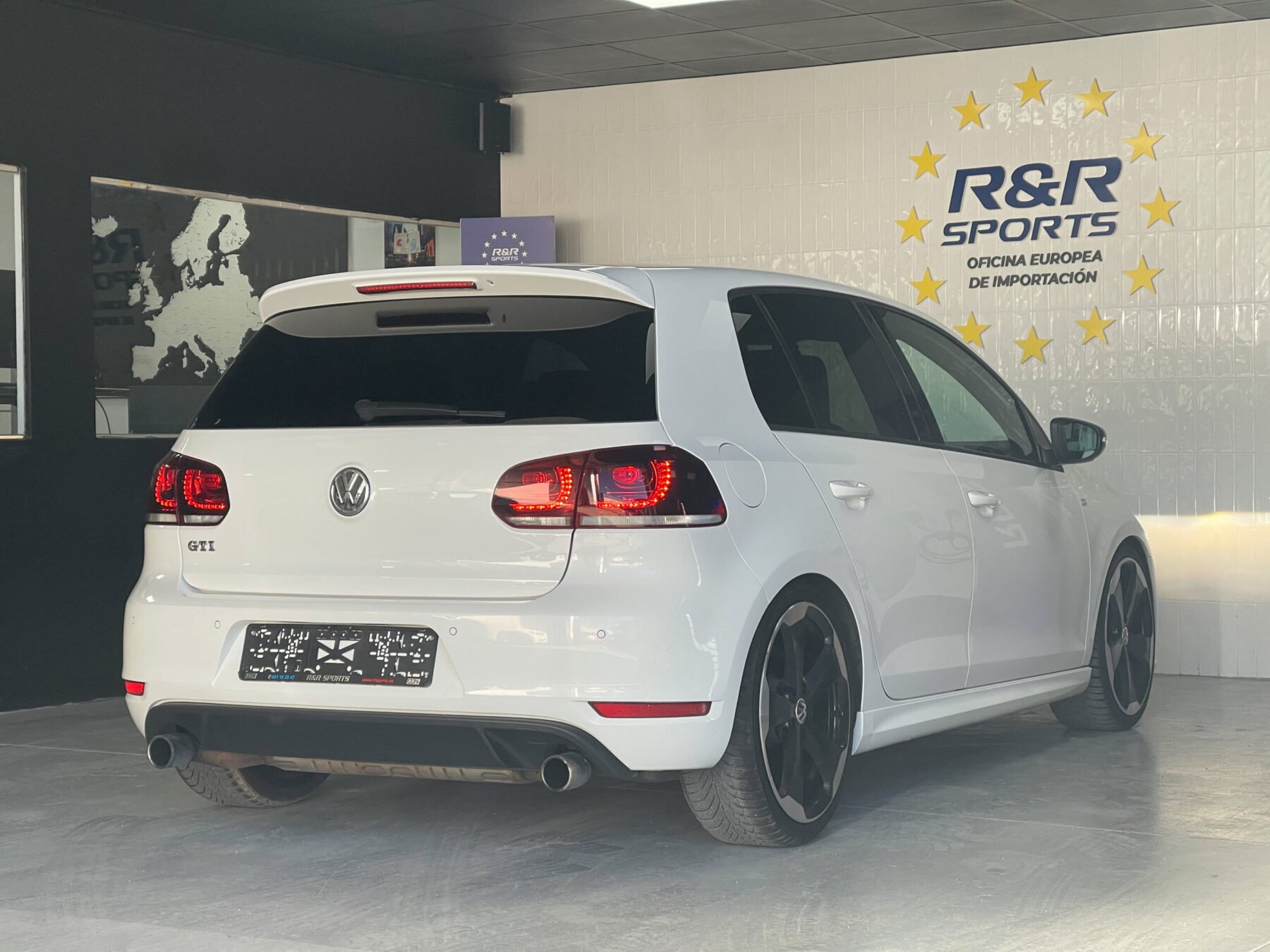 VOLKSWAGEN Golf GTI VI 35 Edition