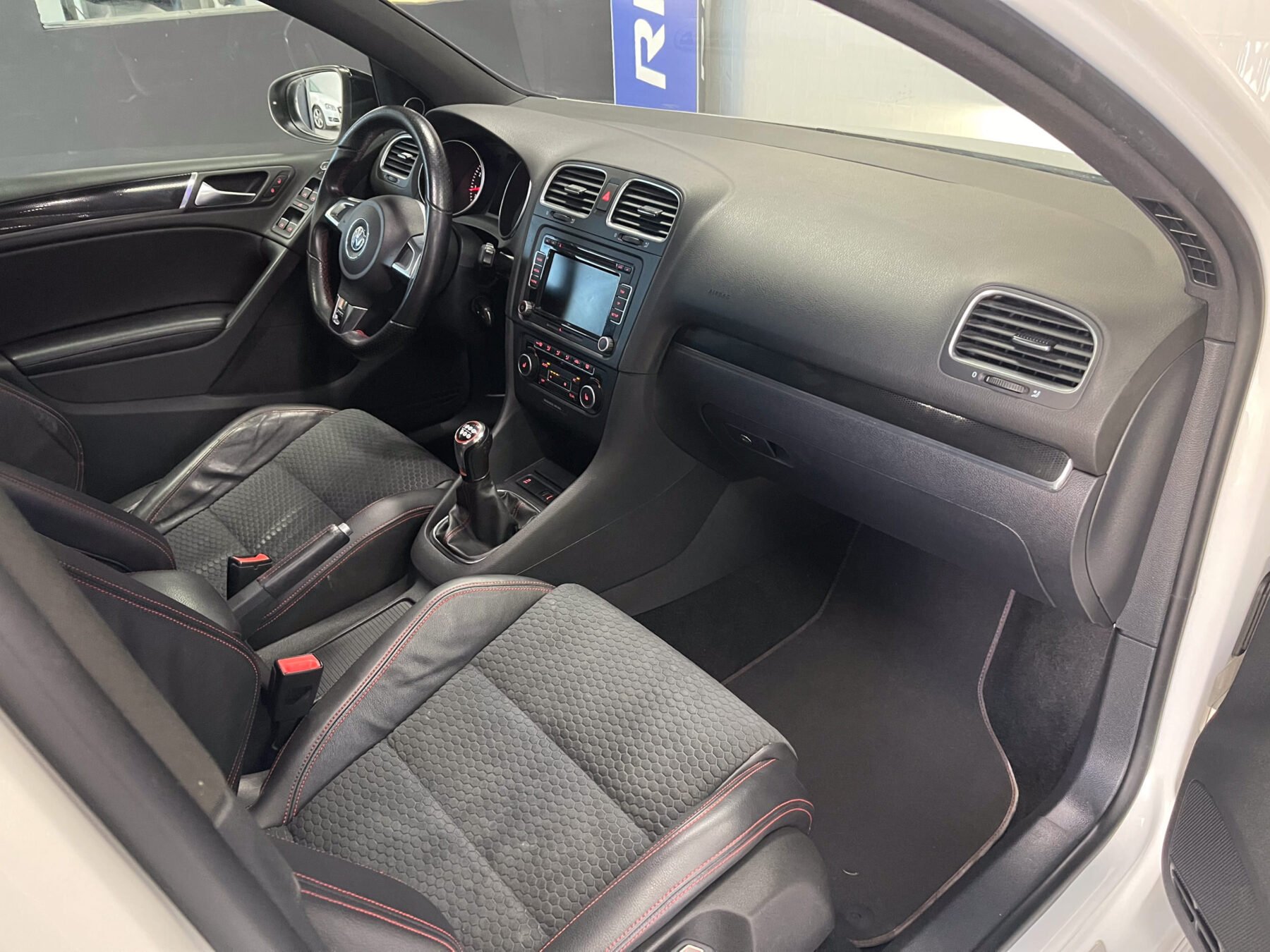 VOLKSWAGEN Golf GTI VI 35 Edition