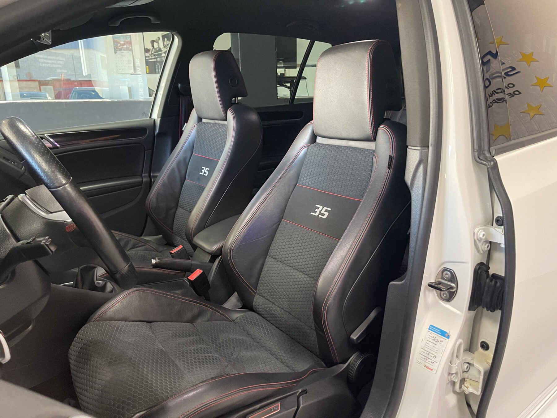 VOLKSWAGEN Golf GTI VI 35 Edition