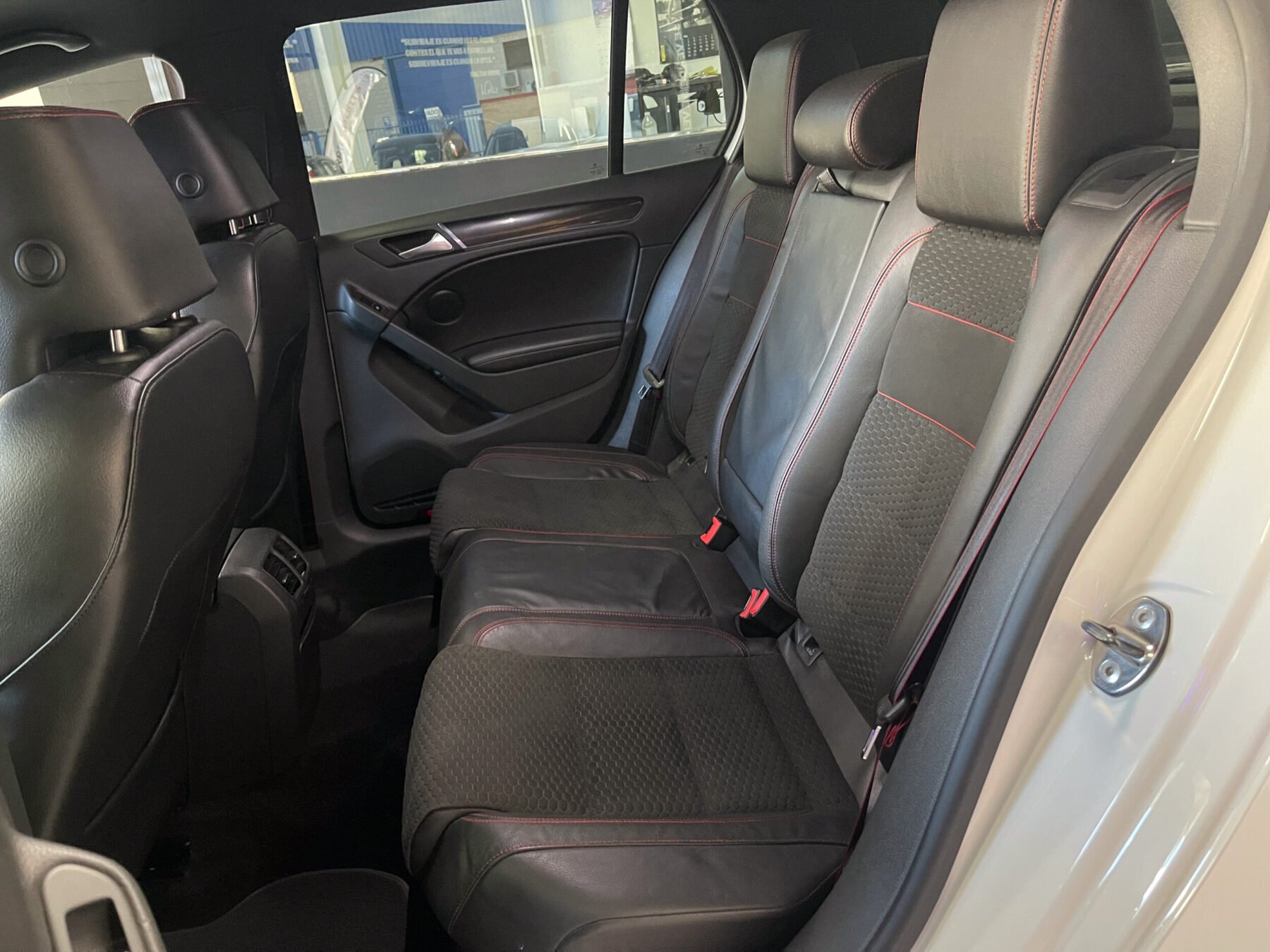 VOLKSWAGEN Golf GTI VI 35 Edition