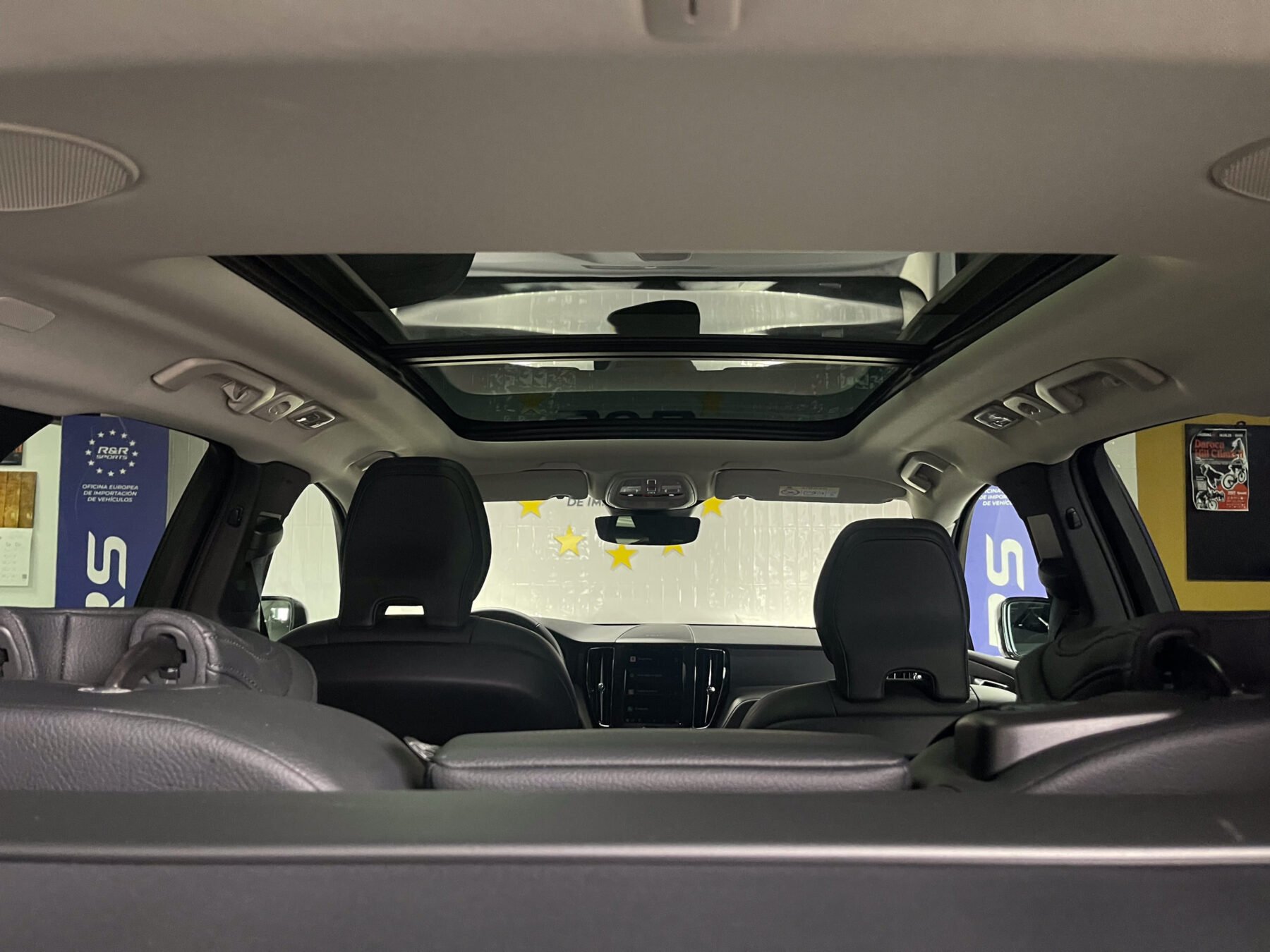 VOLVO XC60 2.0 B4 MILD HYBRID PLUS DARK