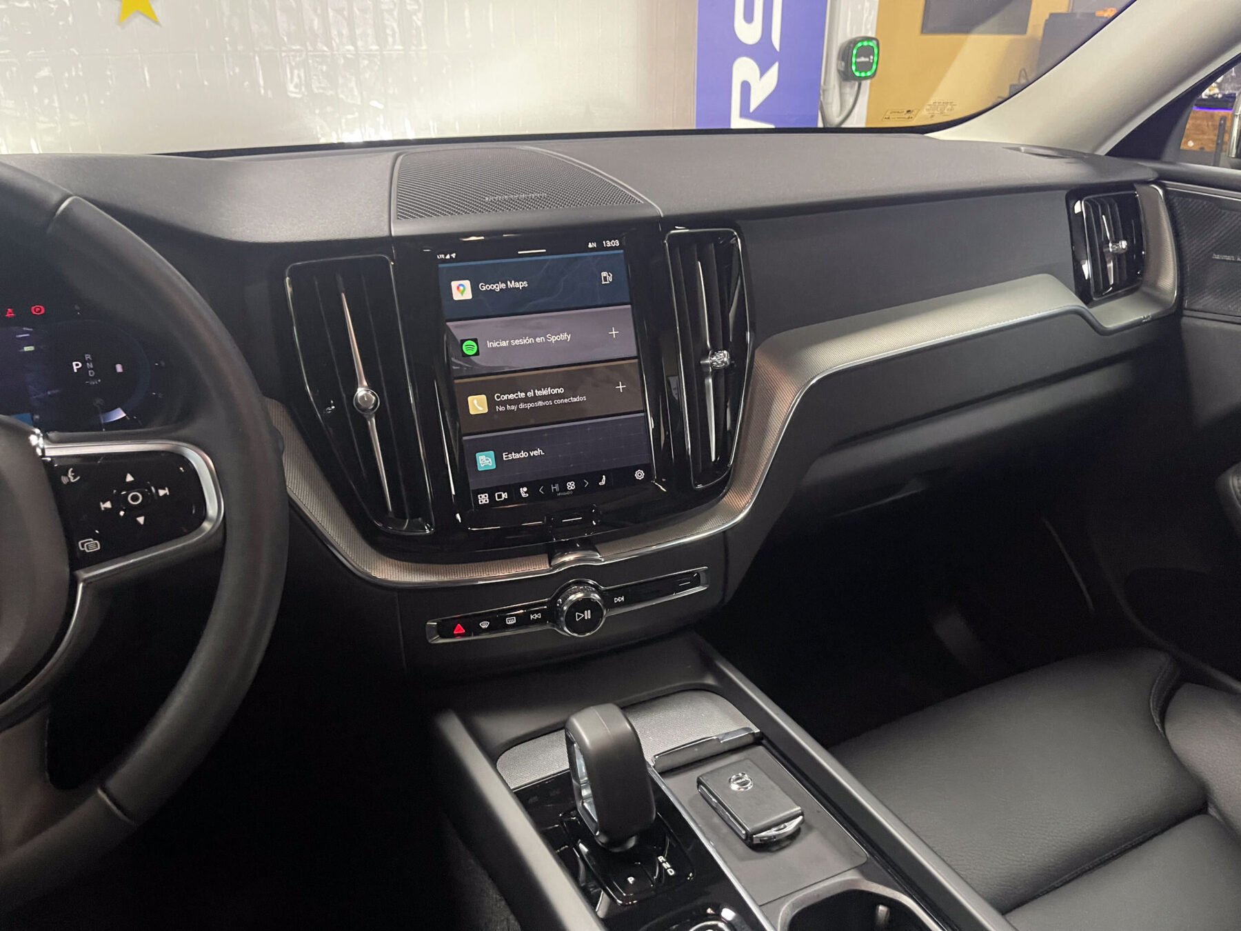 VOLVO XC60 2.0 B4 MILD HYBRID PLUS DARK