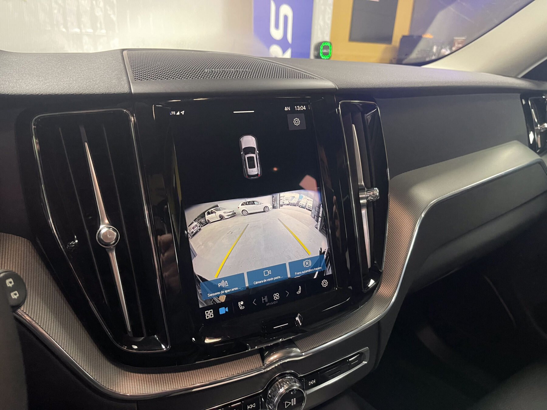 VOLVO XC60 2.0 B4 MILD HYBRID PLUS DARK