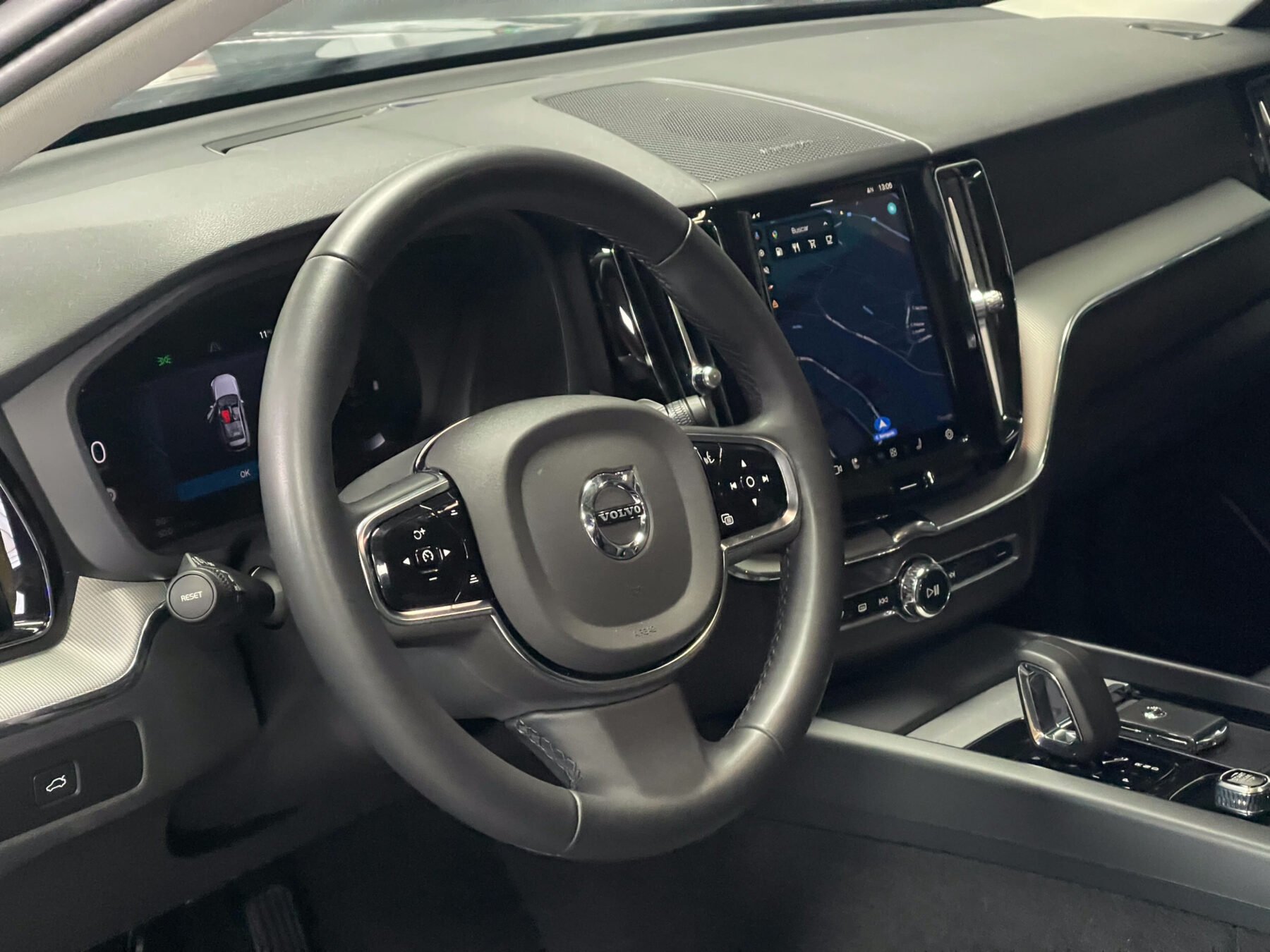 VOLVO XC60 2.0 B4 MILD HYBRID PLUS DARK