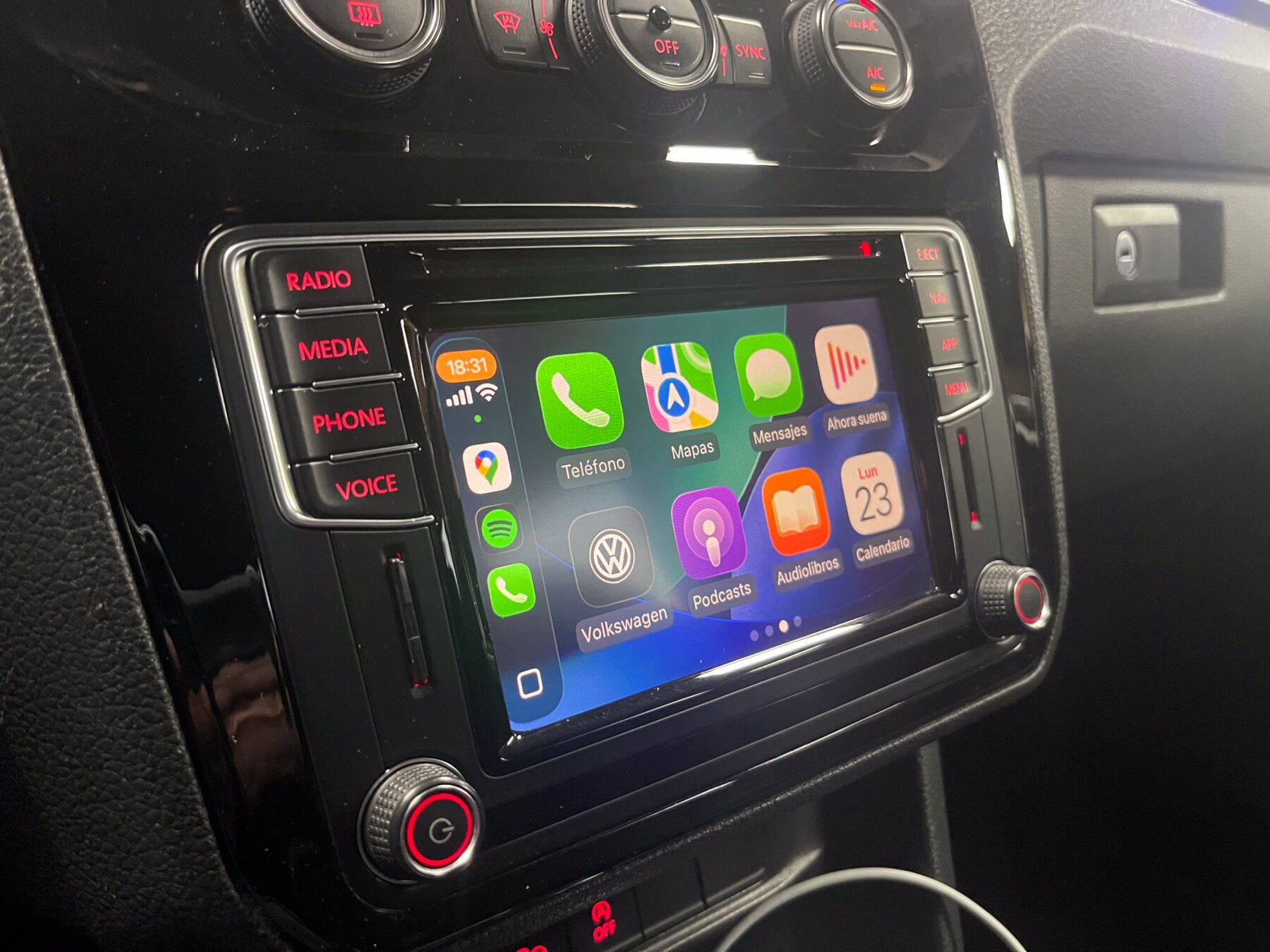 VOLKSWAGEN Caddy 2.0 TDI Highline DSG