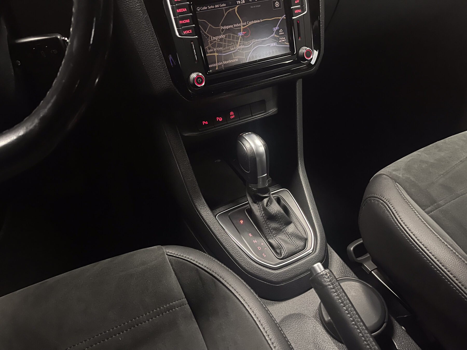 VOLKSWAGEN Caddy 2.0 TDI Highline DSG