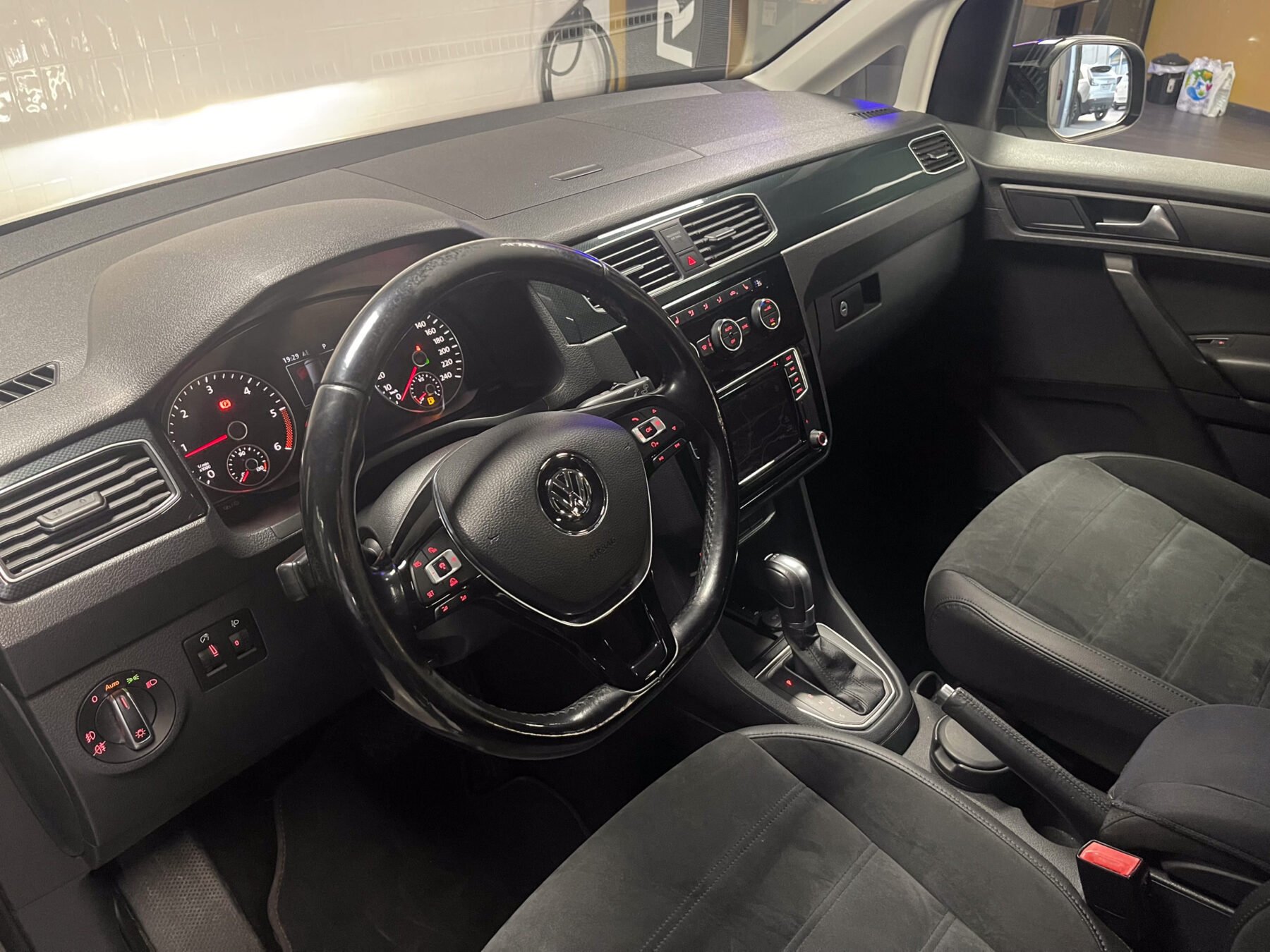 VOLKSWAGEN Caddy 2.0 TDI Highline DSG