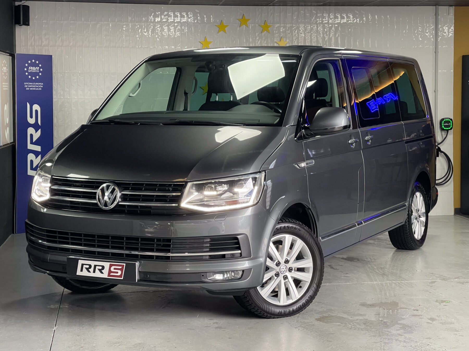 VOLKSWAGEN Multivan T6 2.0 TDI Highline edición Bullit