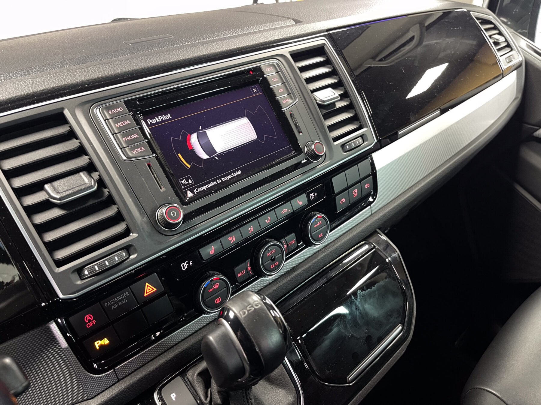 VOLKSWAGEN Multivan T6 2.0 TDI Highline edición Bullit