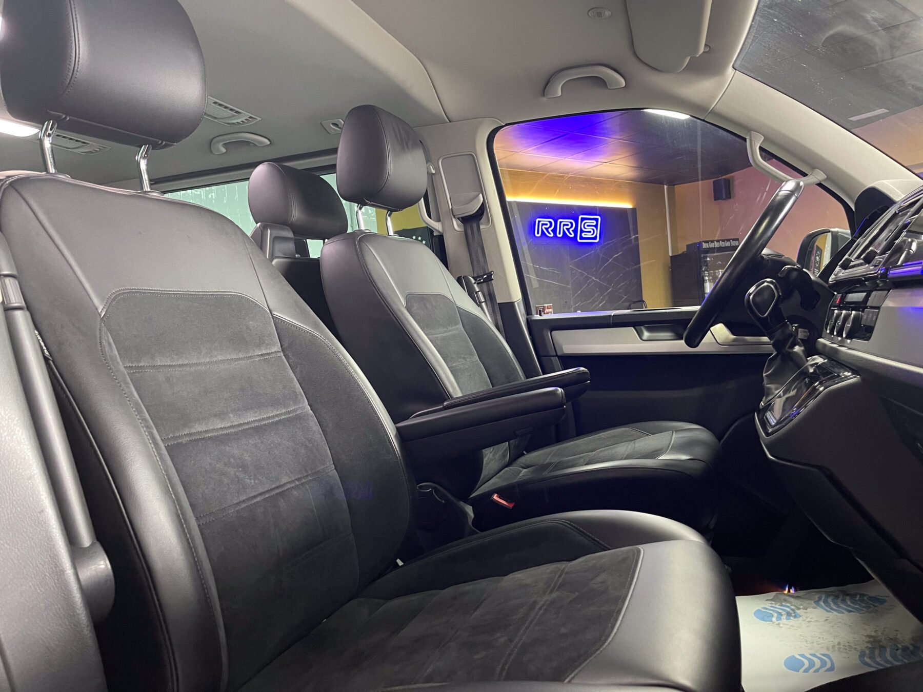 VOLKSWAGEN Multivan T6 2.0 TDI Highline edición Bullit