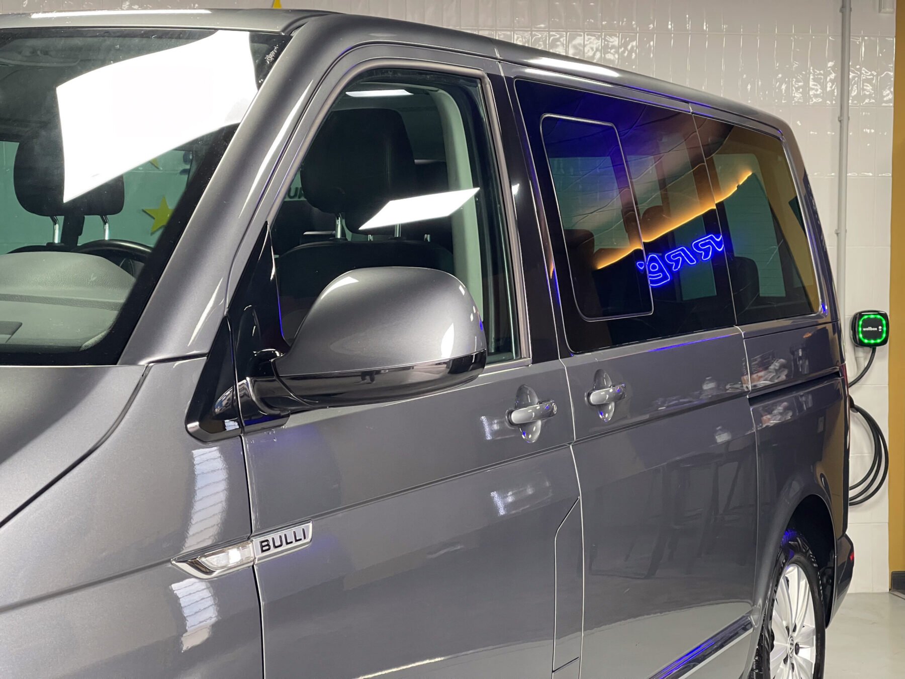 VOLKSWAGEN Multivan T6 2.0 TDI Highline edición Bullit