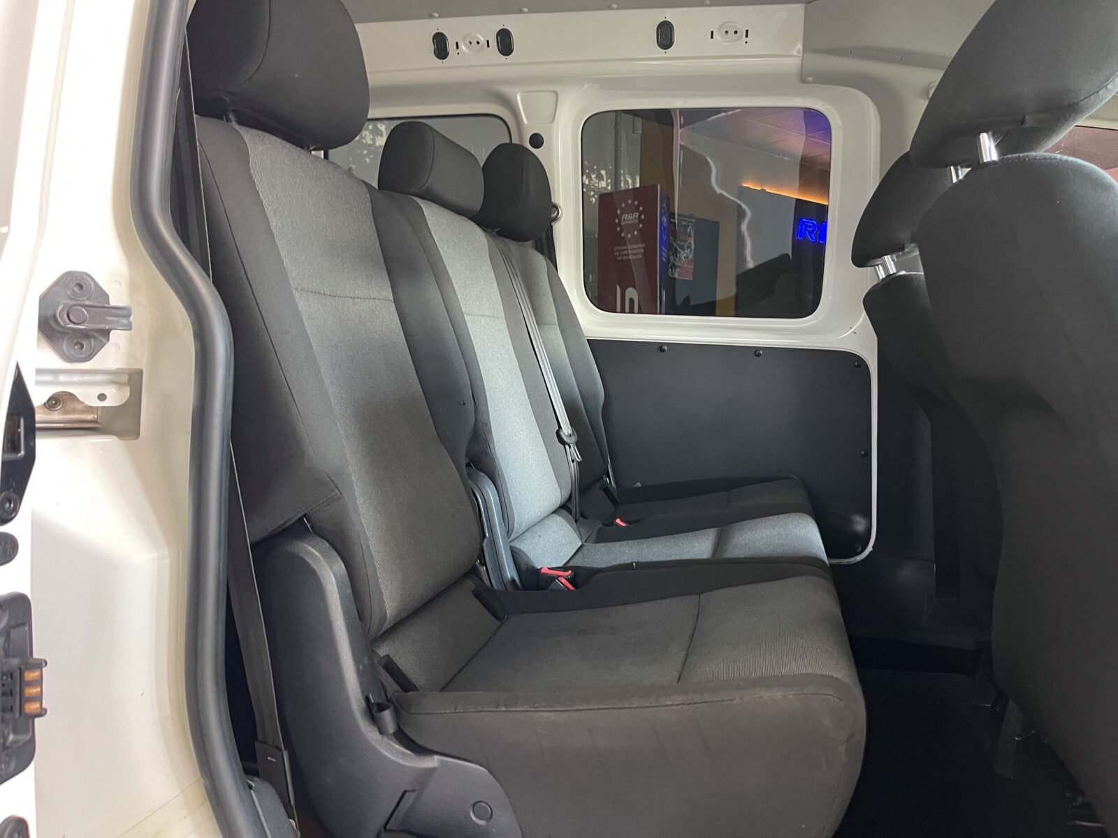 VOLKSWAGEN Caddy 2.0 TDI KOMBI 4MOTION