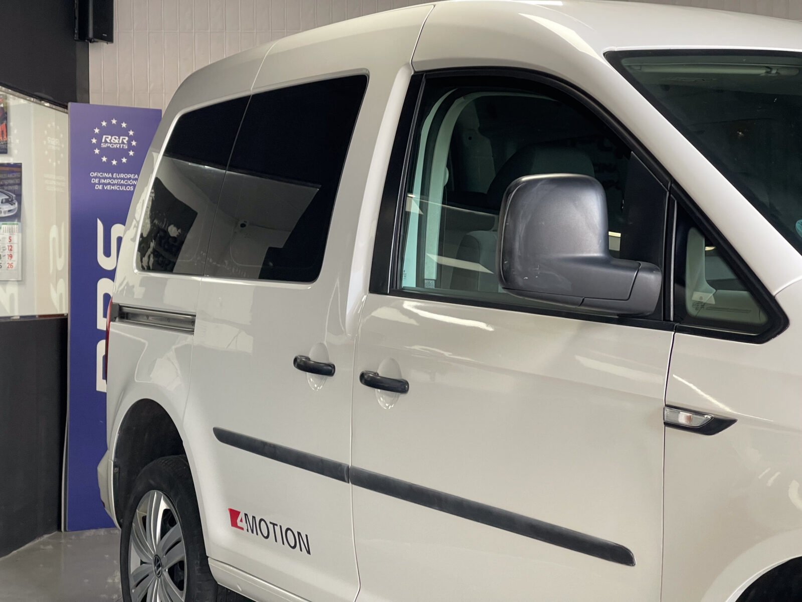 VOLKSWAGEN Caddy 2.0 TDI KOMBI 4MOTION