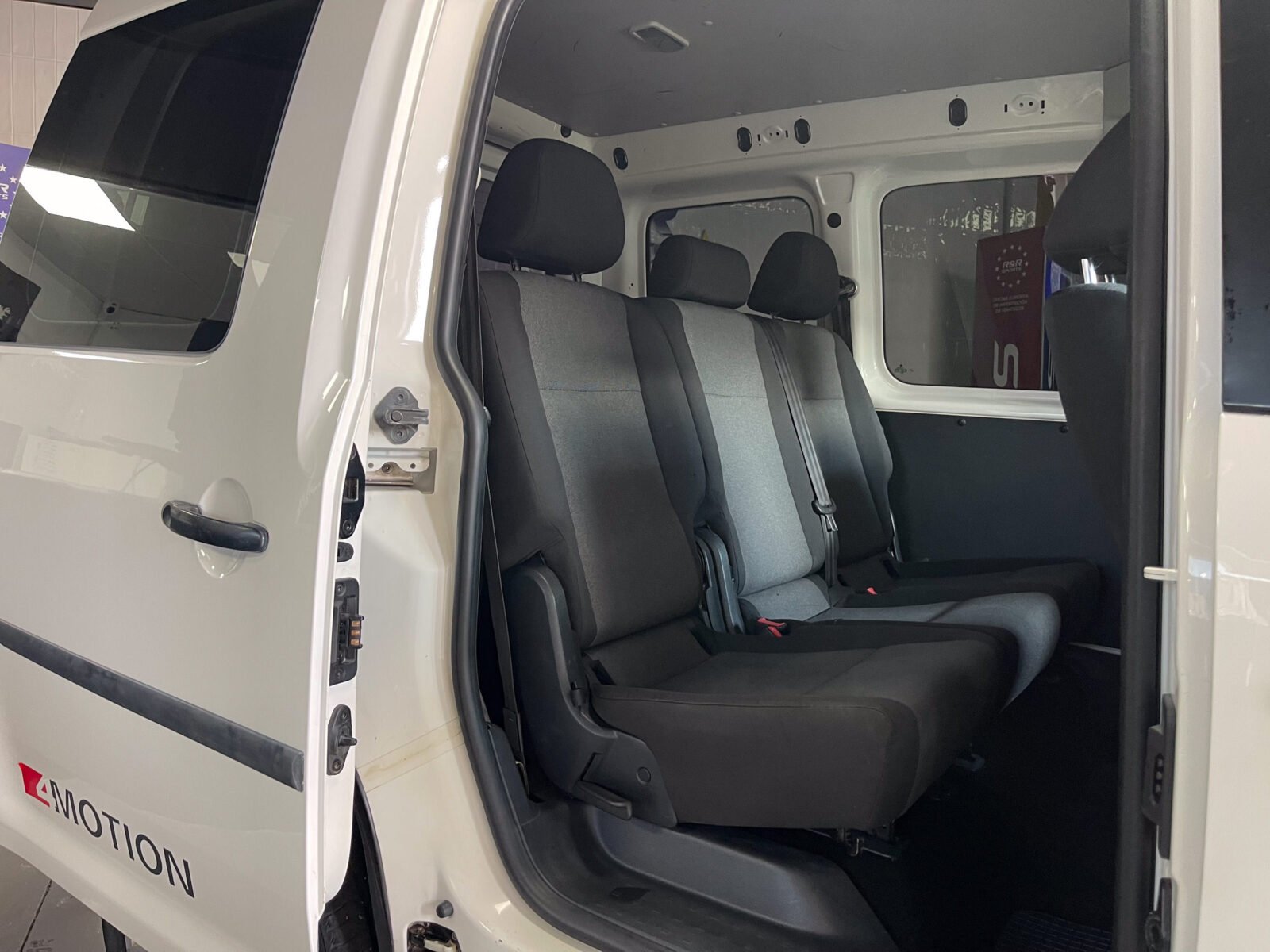 VOLKSWAGEN Caddy 2.0 TDI KOMBI 4MOTION