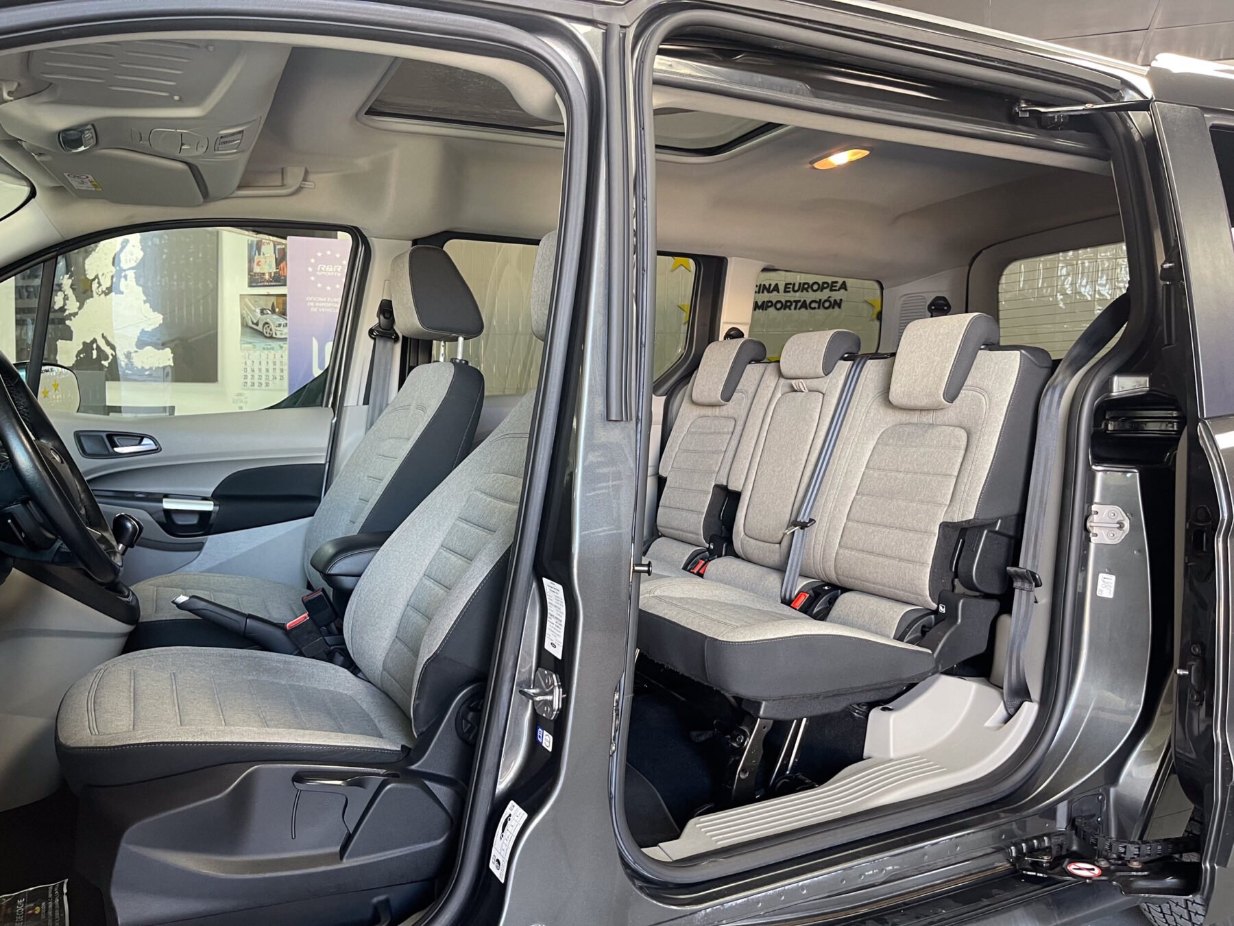 FORD Grand Tourneo 1.5 TDCi Titanium