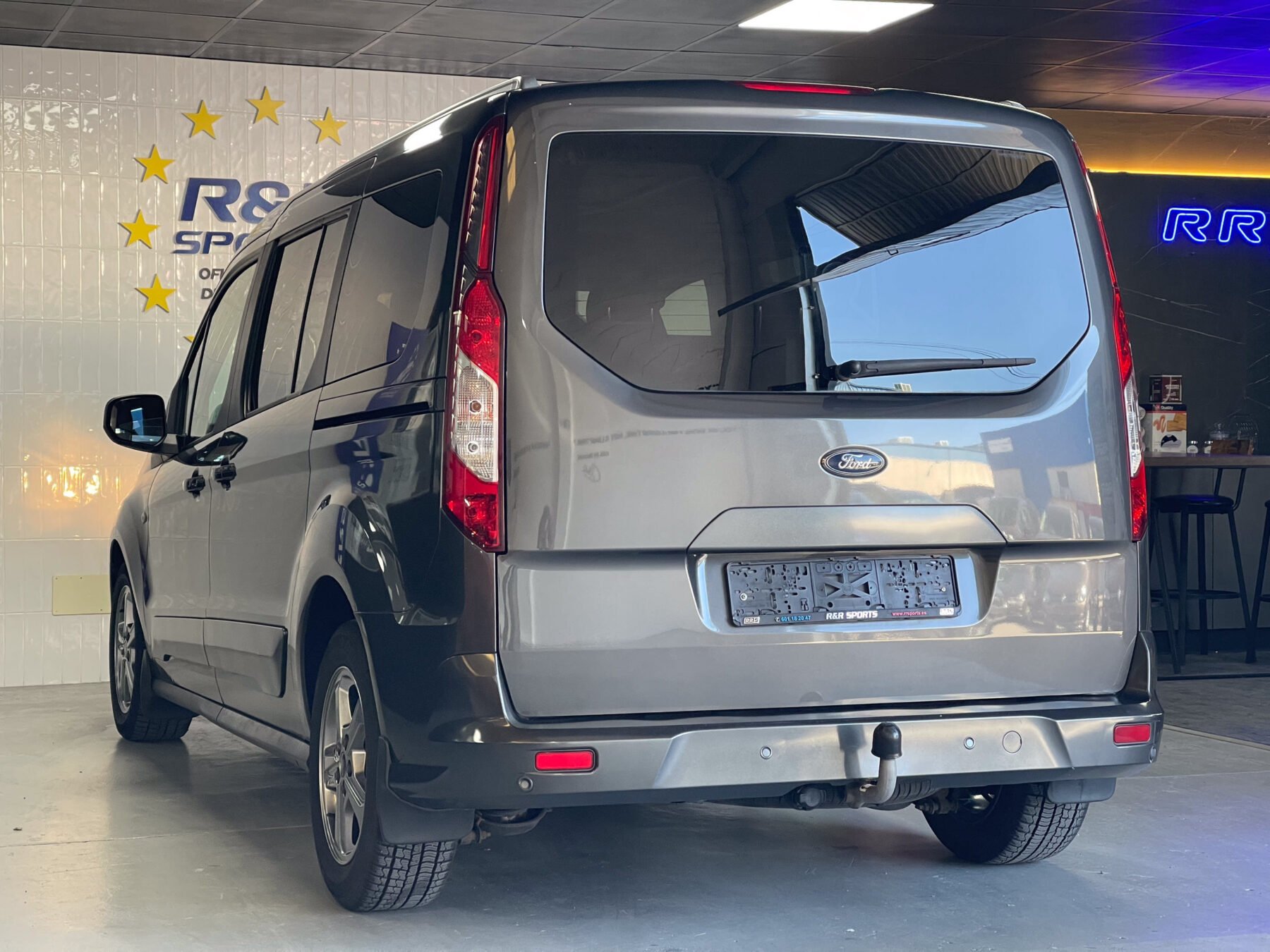 FORD Grand Tourneo 1.5 TDCi Titanium