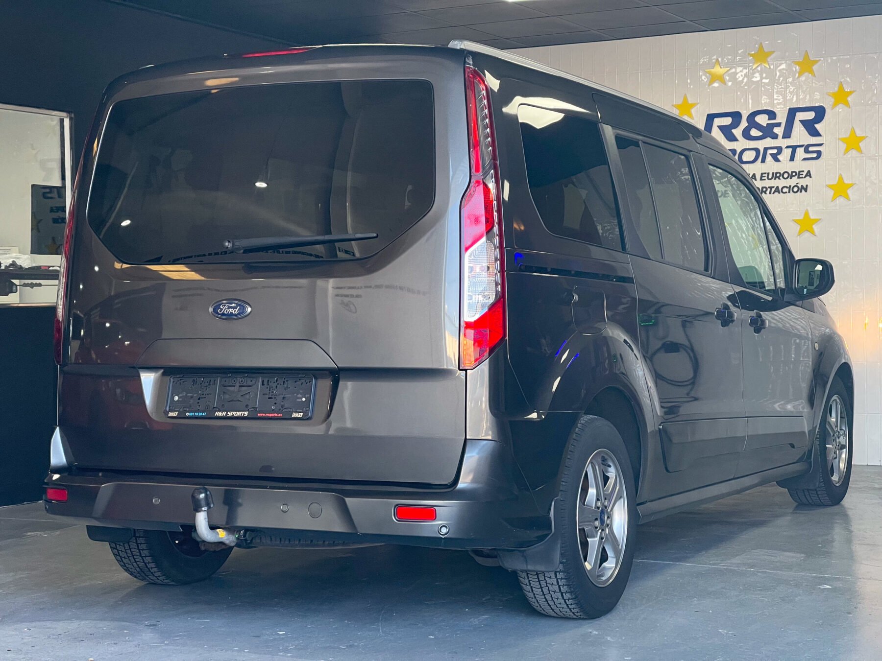 FORD Grand Tourneo 1.5 TDCi Titanium