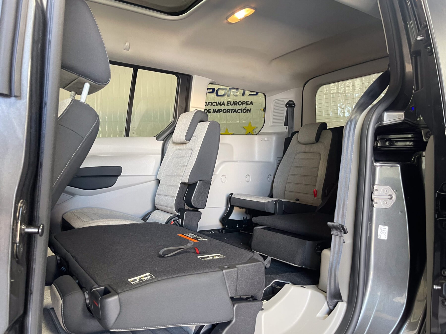 FORD Grand Tourneo 1.5 TDCi Titanium