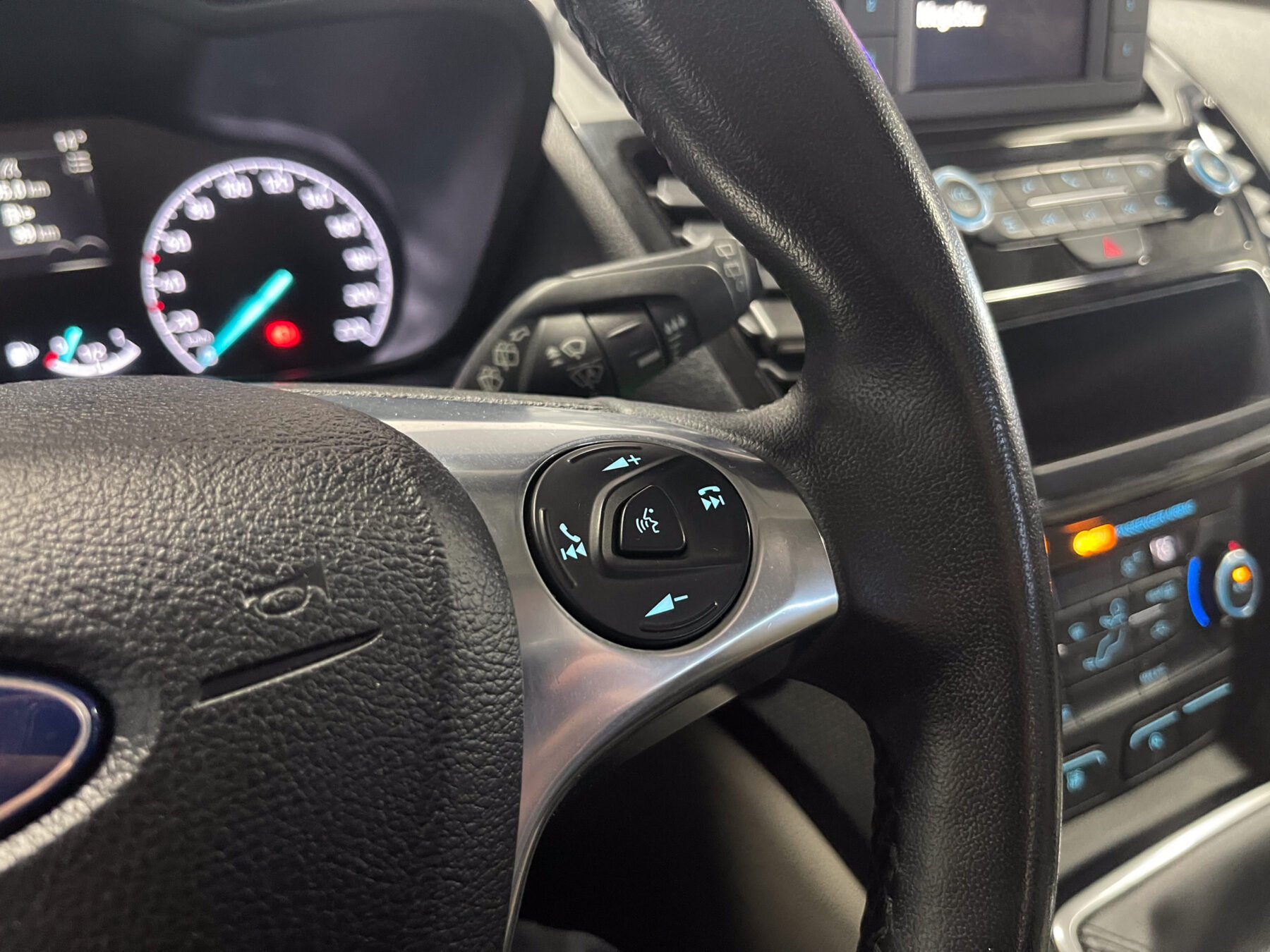 FORD Grand Tourneo 1.5 TDCi Titanium