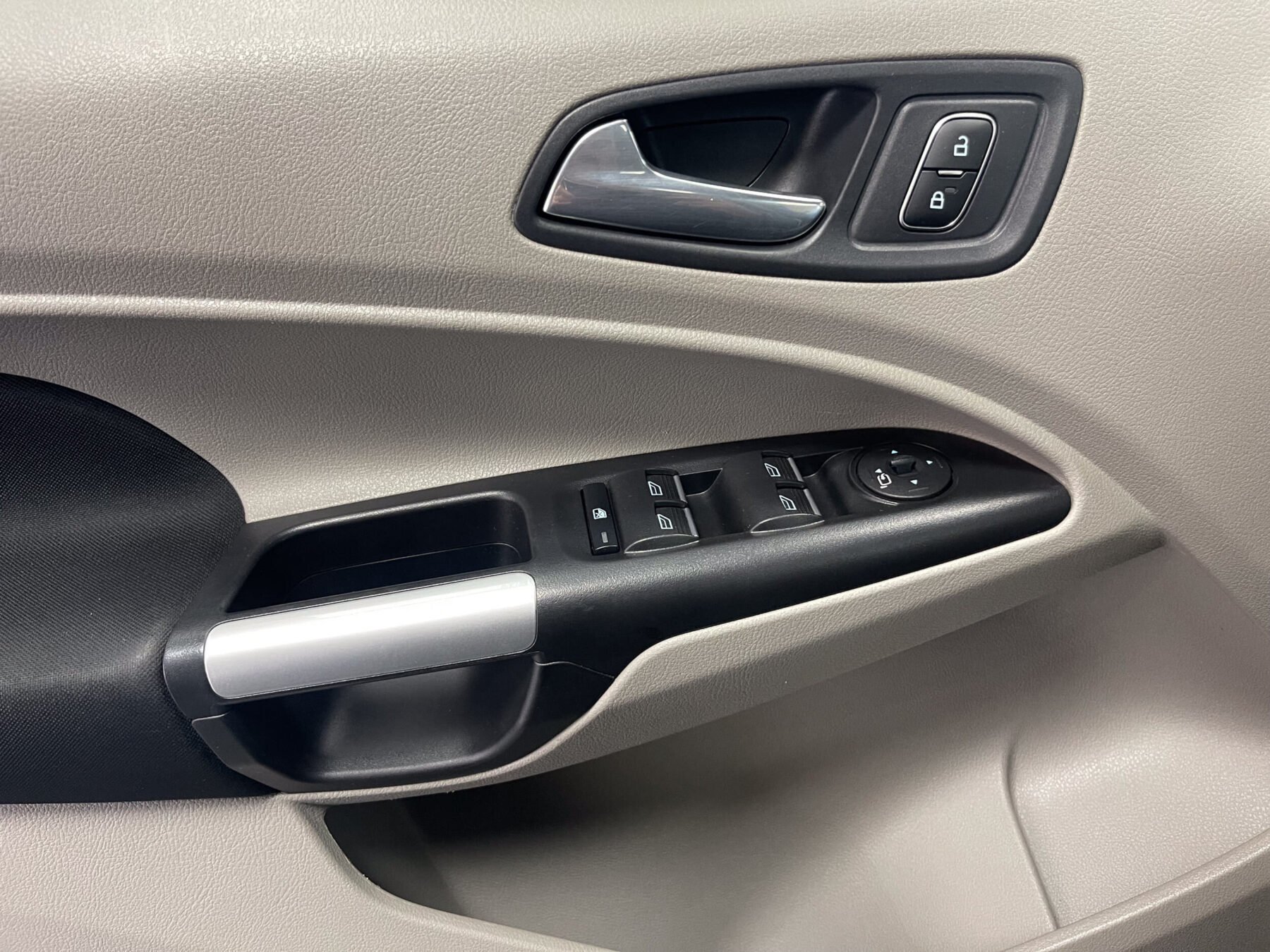 FORD Grand Tourneo 1.5 TDCi Titanium