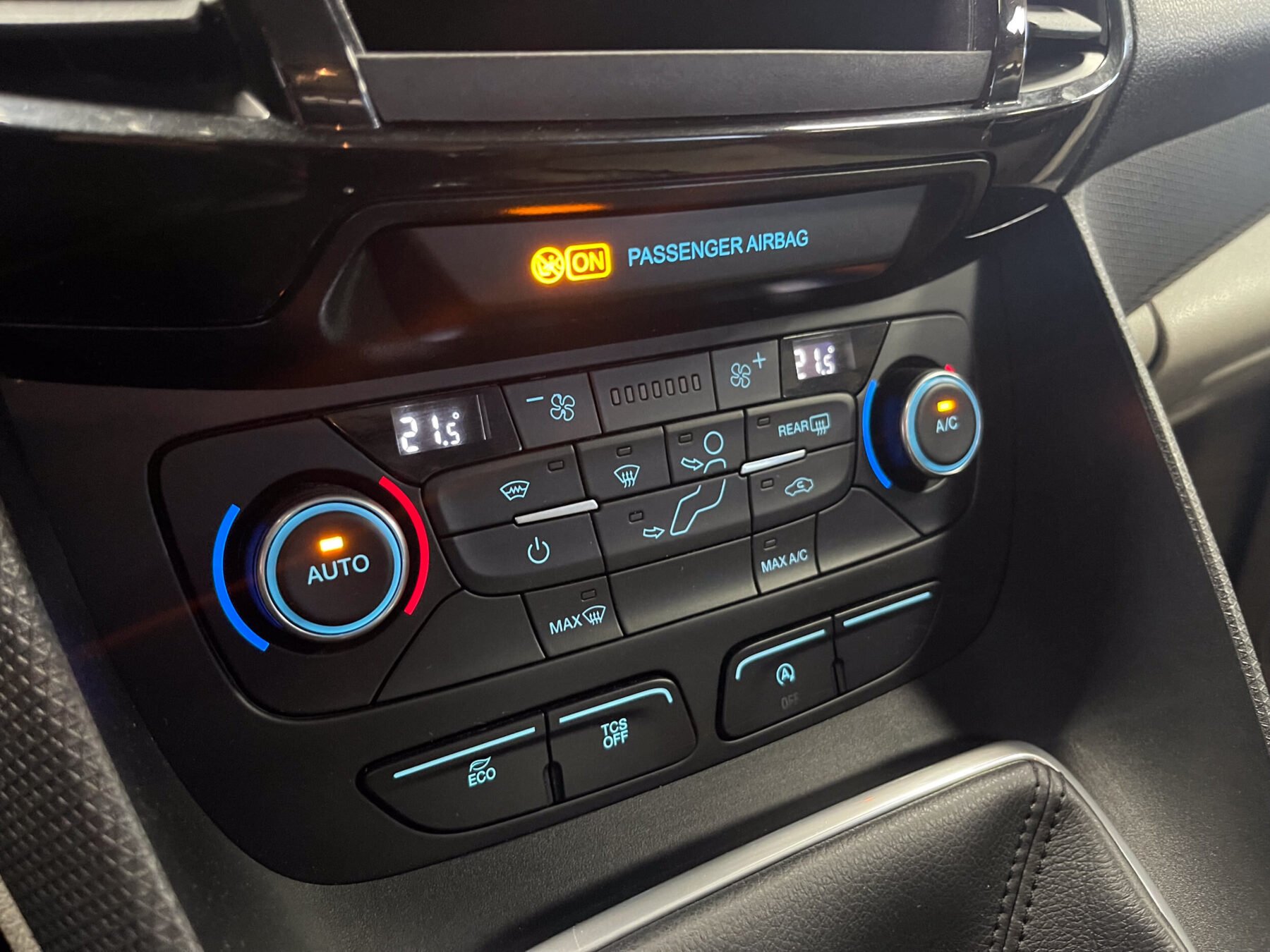 FORD Grand Tourneo 1.5 TDCi Titanium