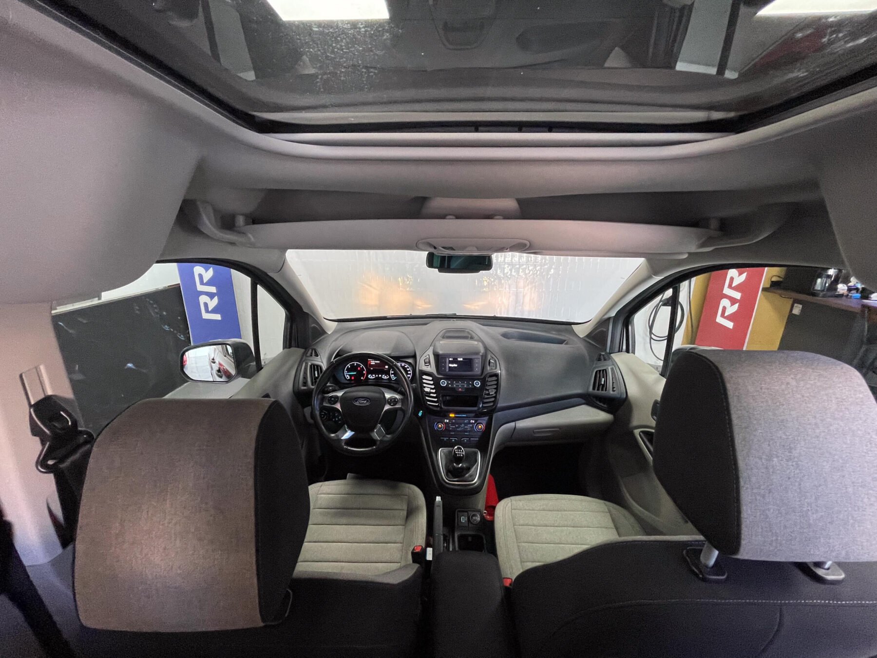 FORD Grand Tourneo 1.5 TDCi Titanium