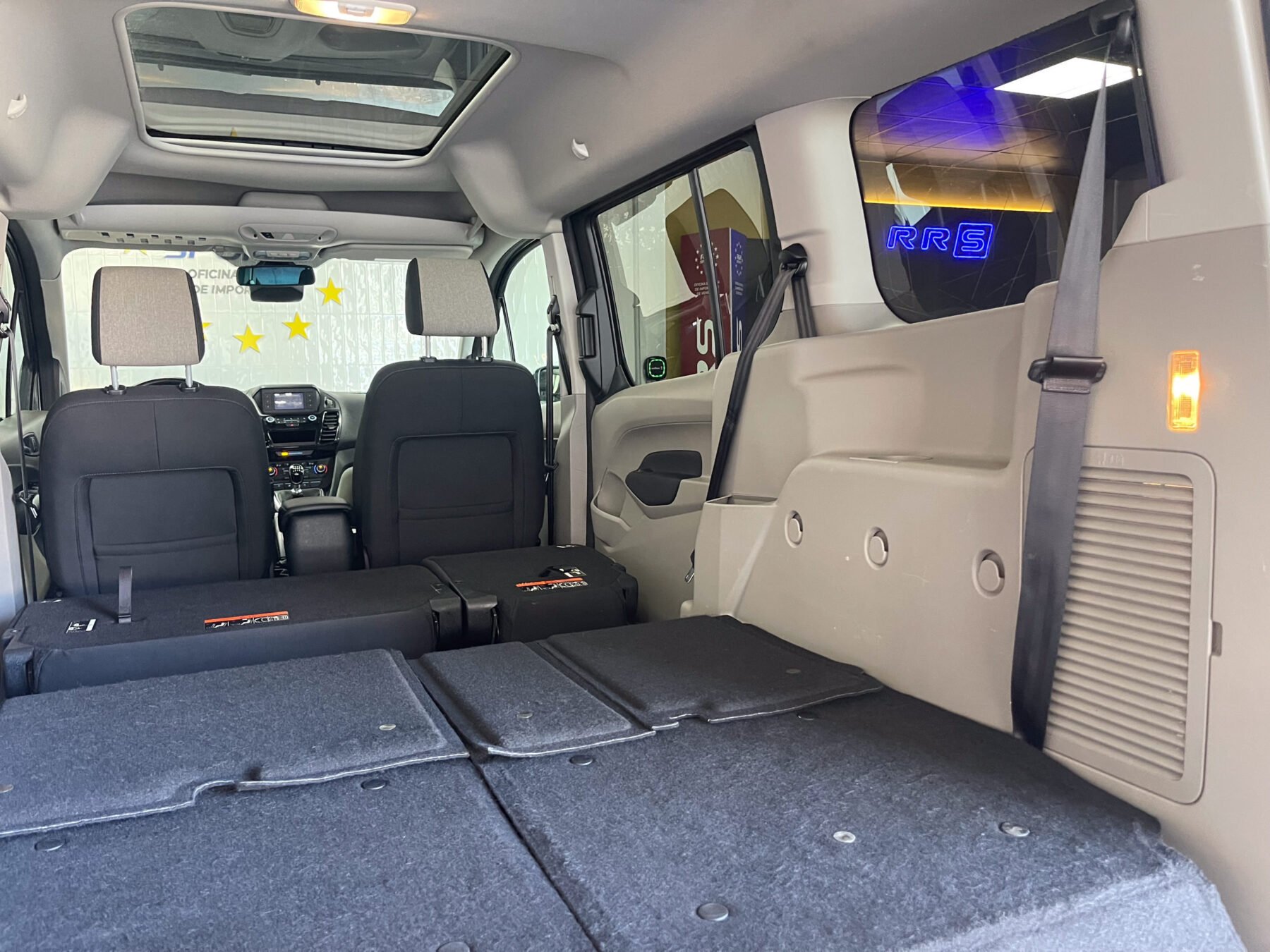 FORD Grand Tourneo 1.5 TDCi Titanium