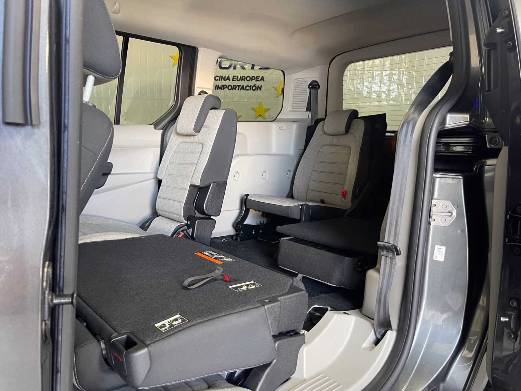 FORD Grand Tourneo 1.5 TDCi Titanium