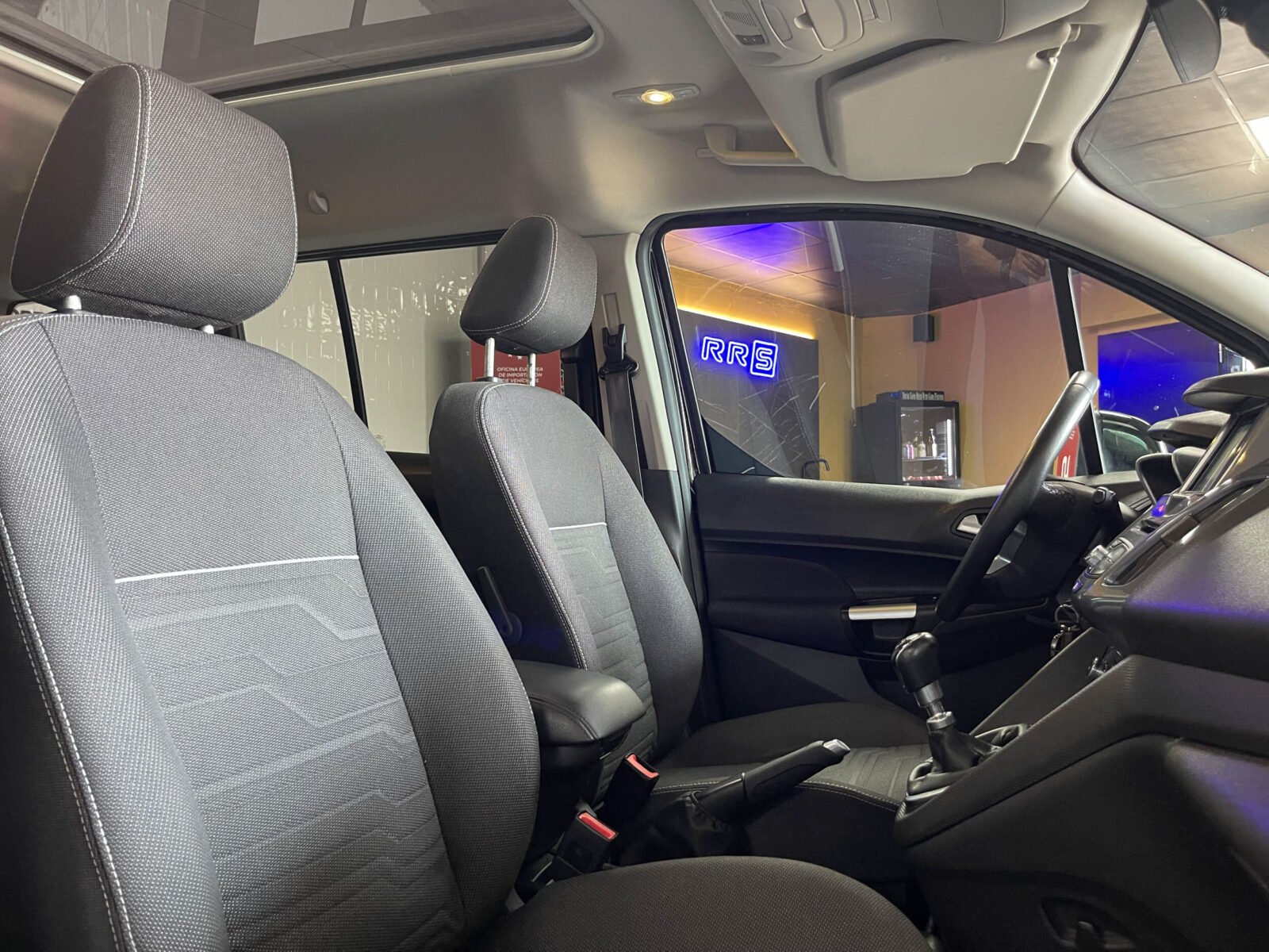 FORD Grand Tourneo 1.5 Tdci Titanium 