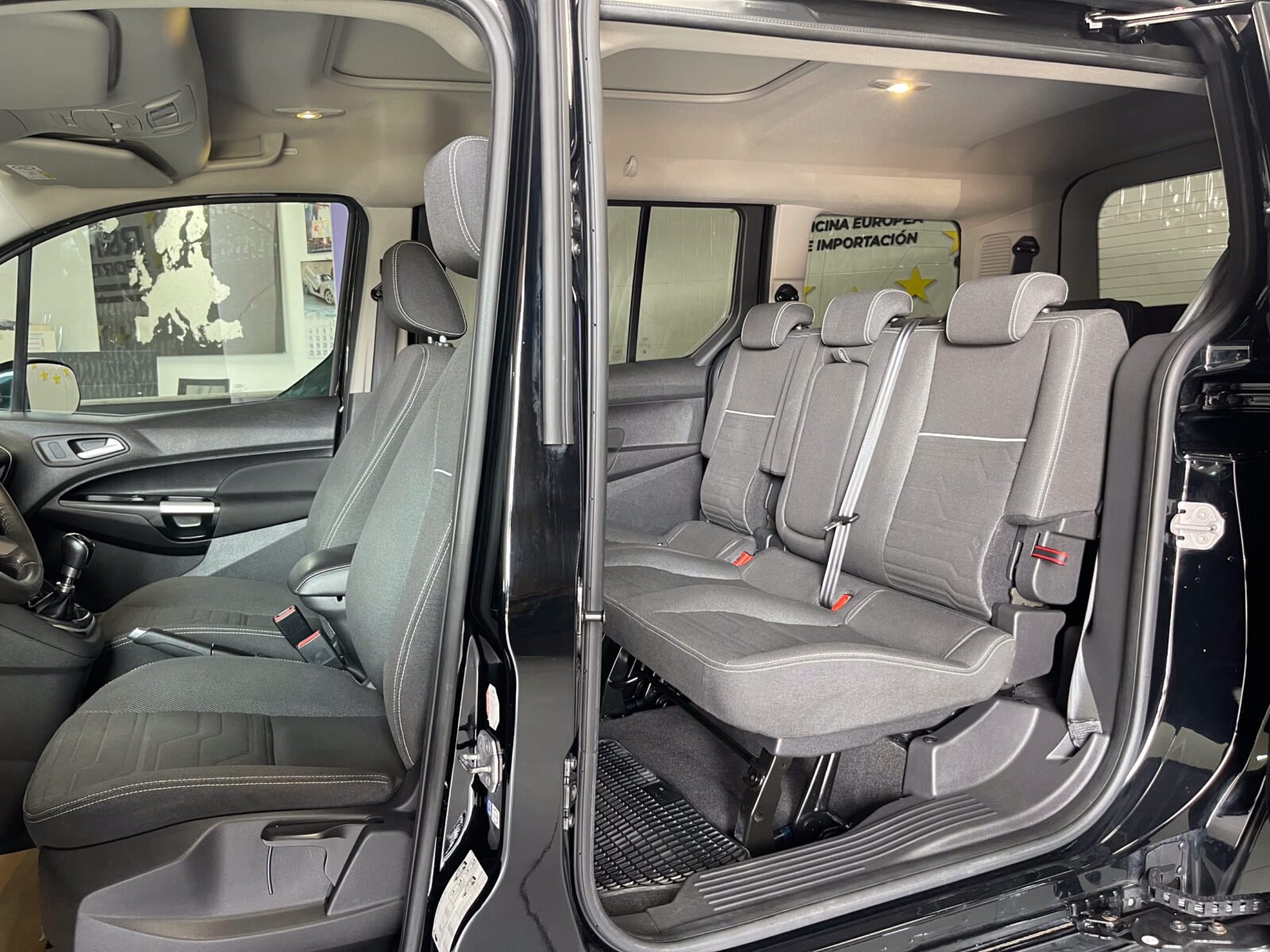 FORD Grand Tourneo 1.5 Tdci Titanium 