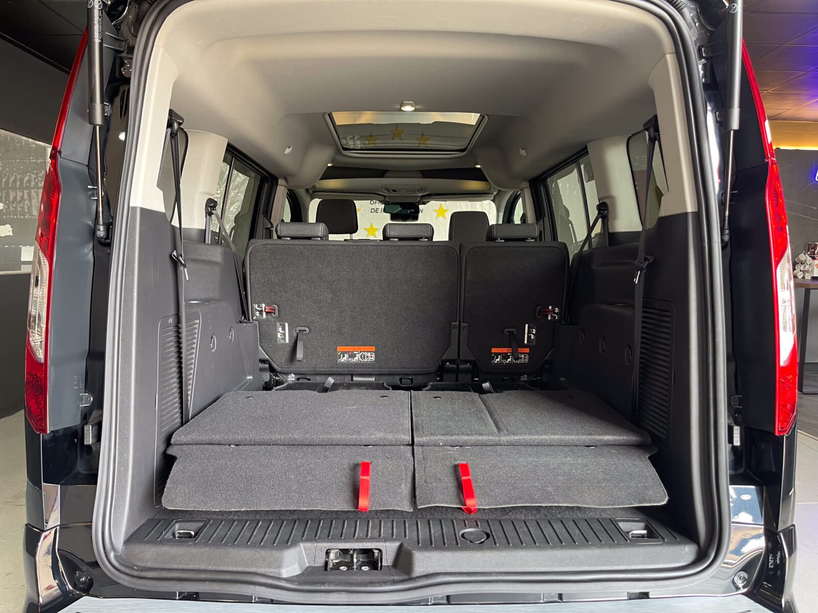 FORD Grand Tourneo 1.5 Tdci Titanium 