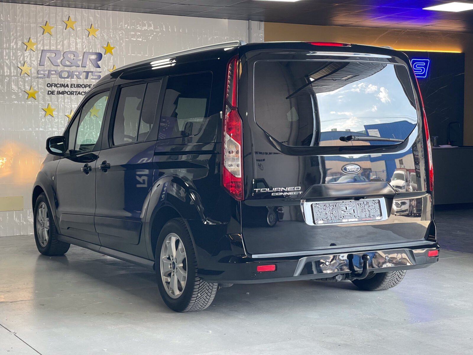 FORD Grand Tourneo 1.5 Tdci Titanium 