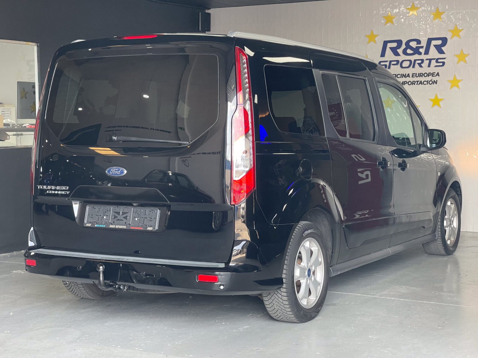 FORD Grand Tourneo 1.5 Tdci Titanium 