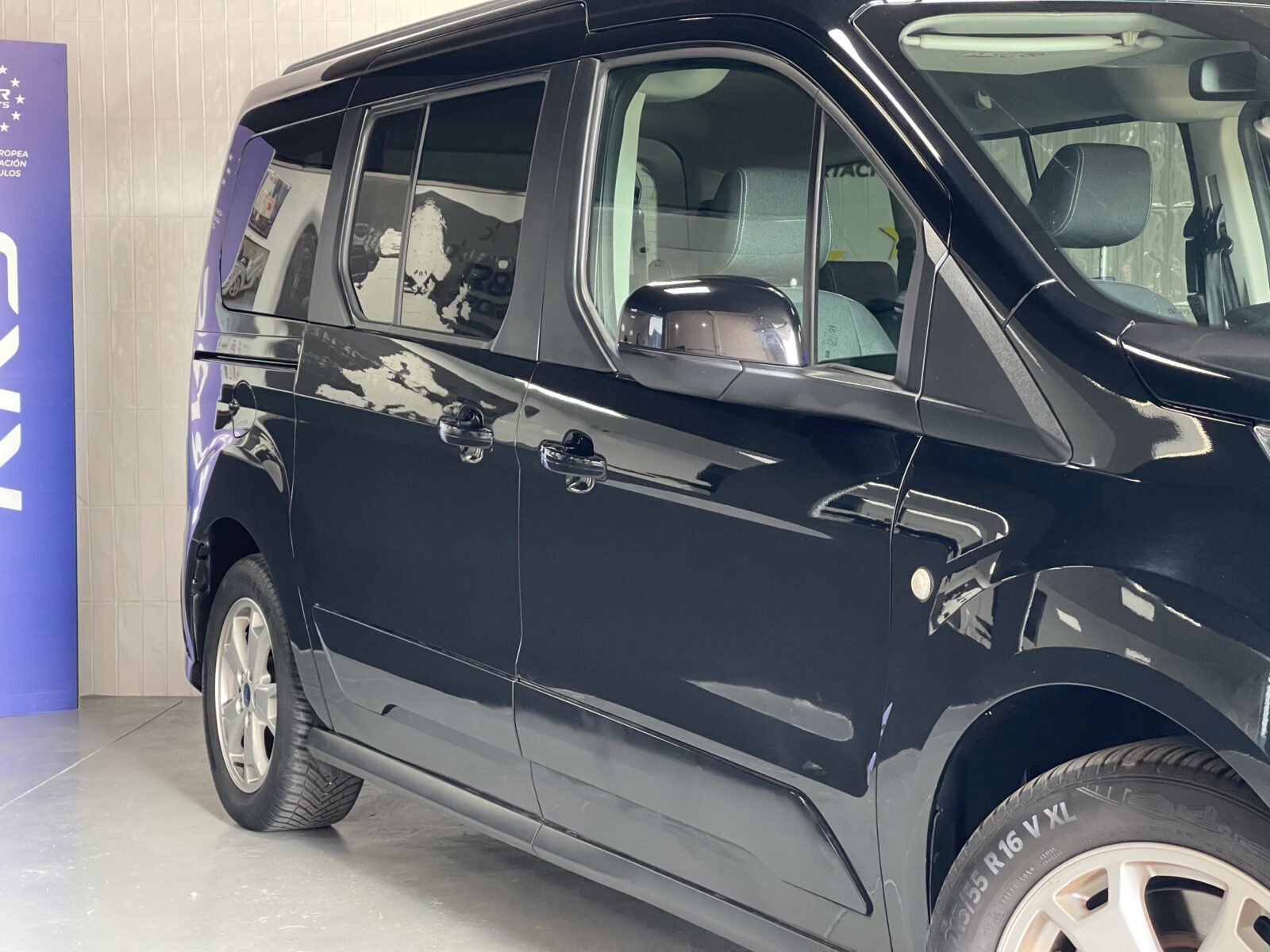 FORD Grand Tourneo 1.5 Tdci Titanium 