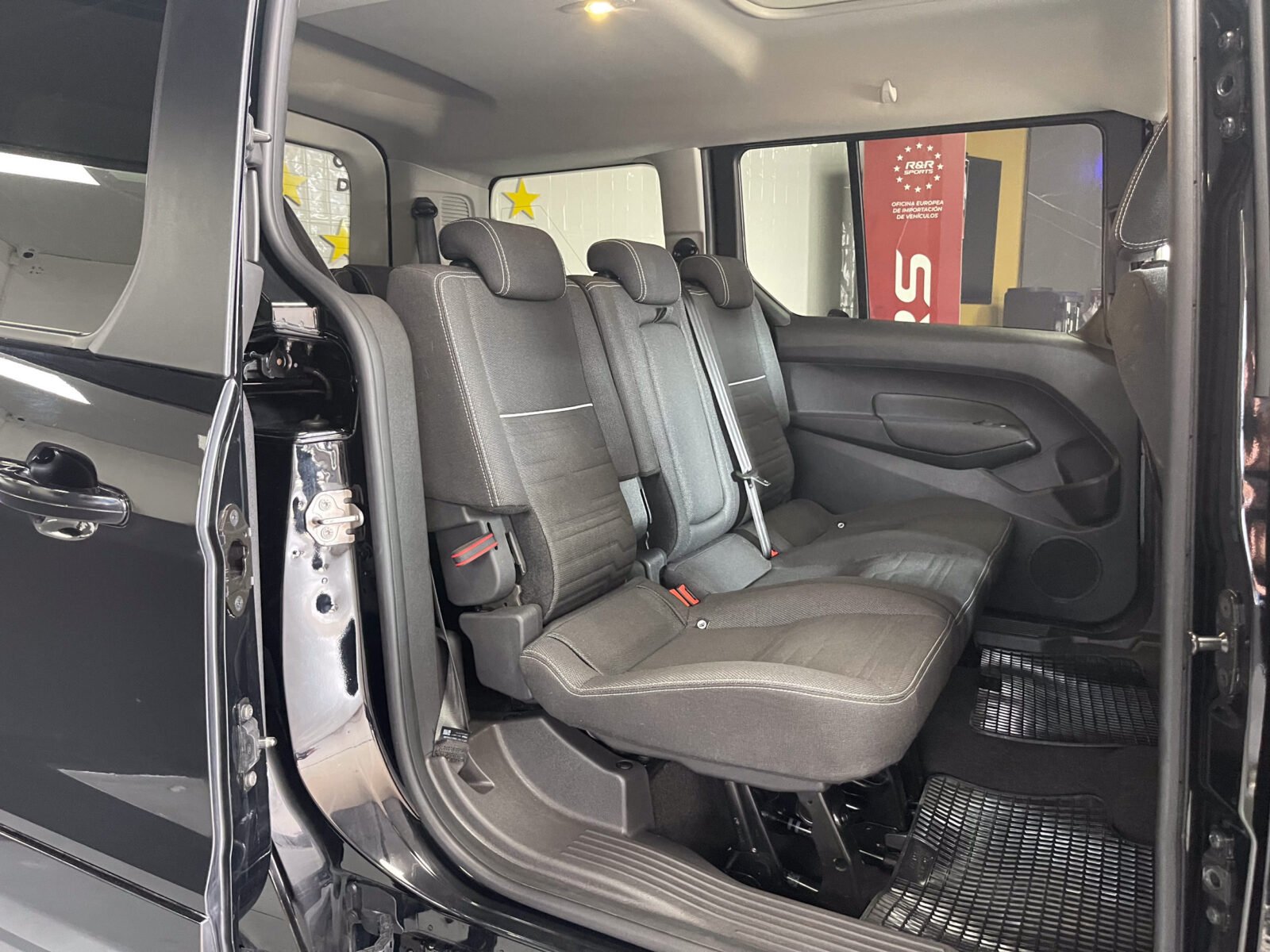 FORD Grand Tourneo 1.5 Tdci Titanium 