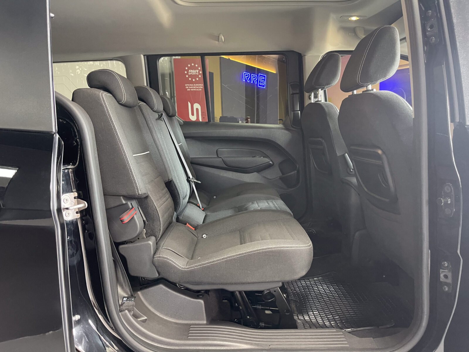 FORD Grand Tourneo 1.5 Tdci Titanium 